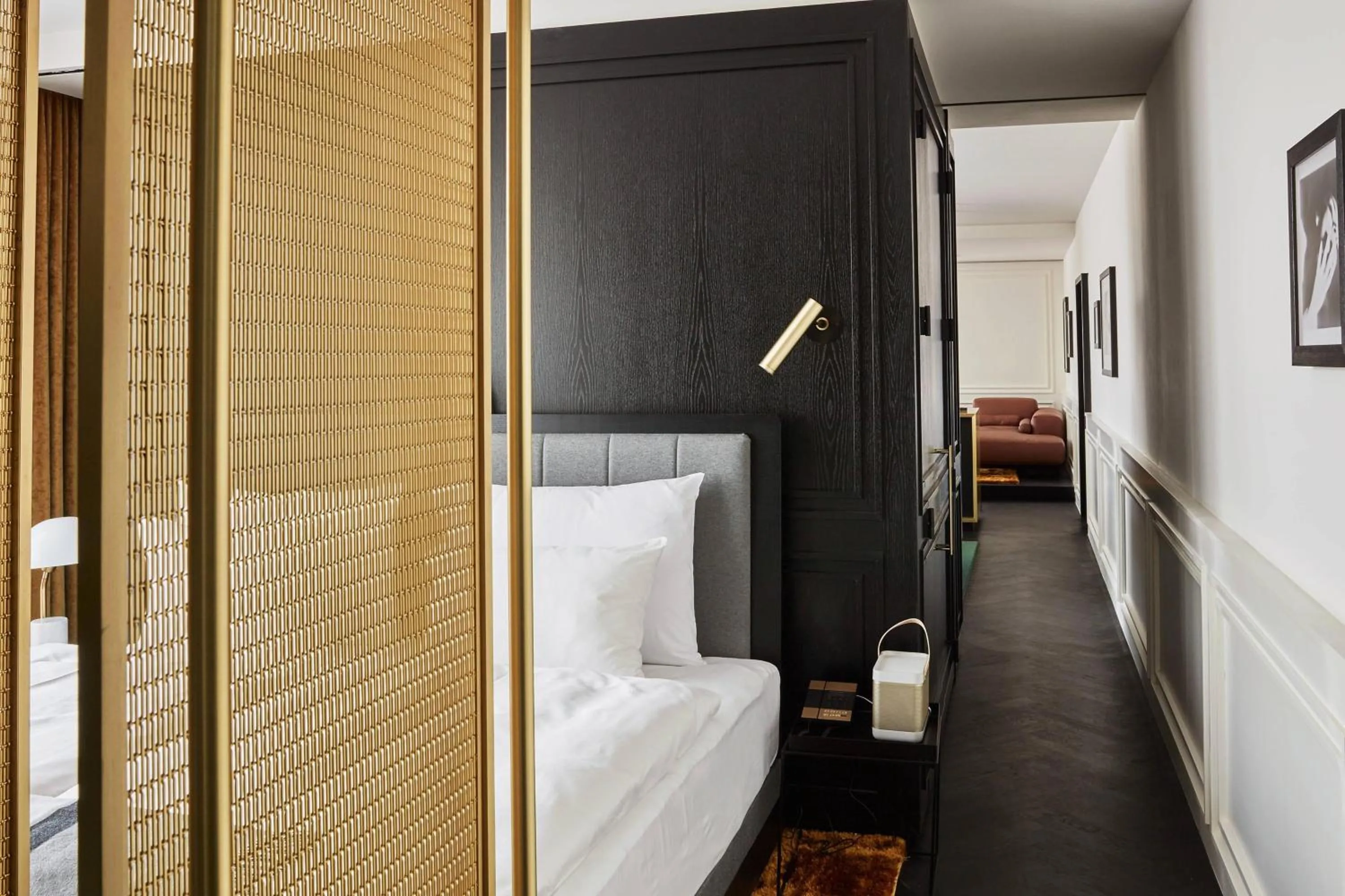 Bedroom, Bed in Roomers Munich, Autograph Collection