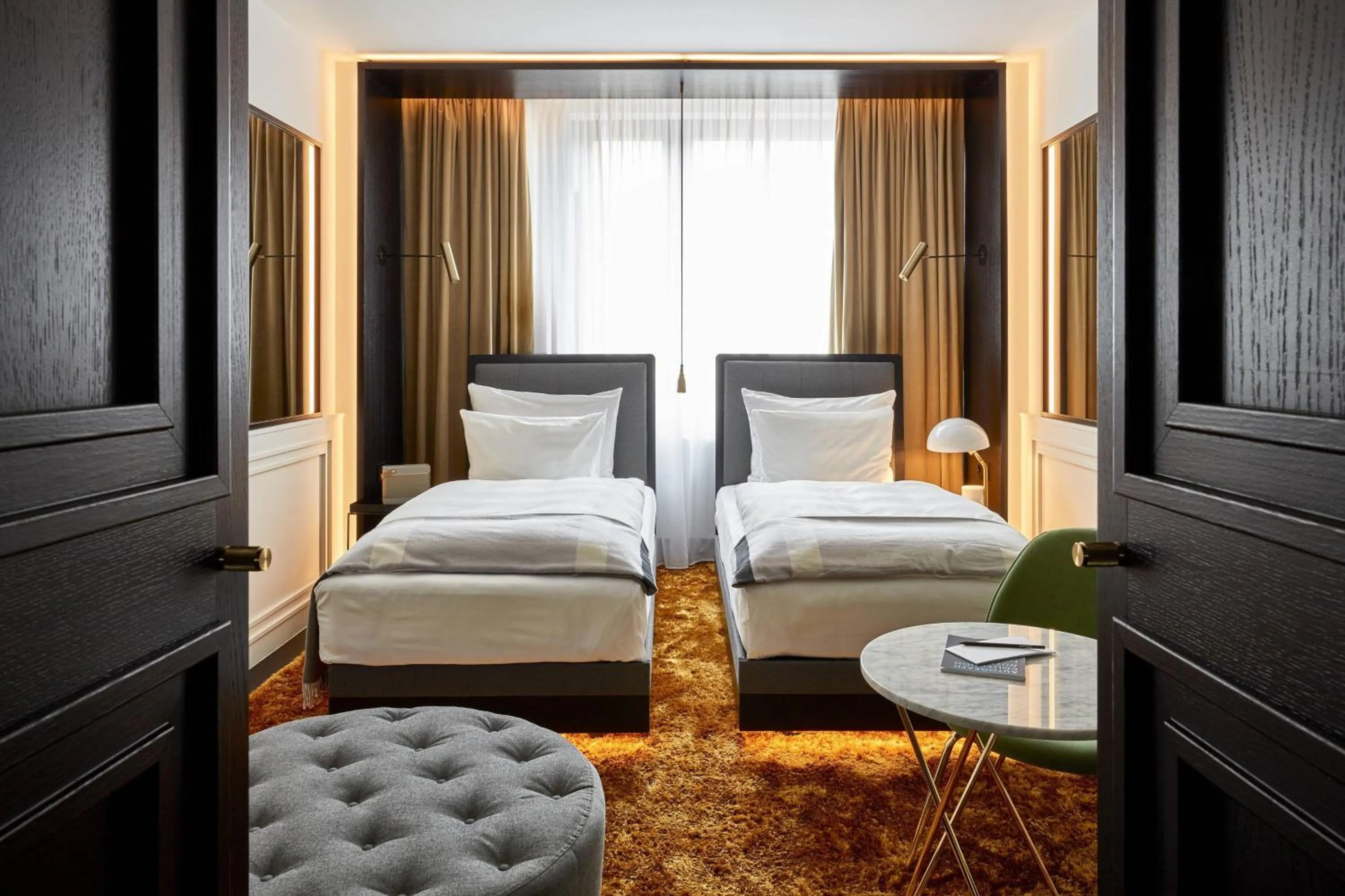 Photo of the whole room, Bed in Roomers Munich, Autograph Collection