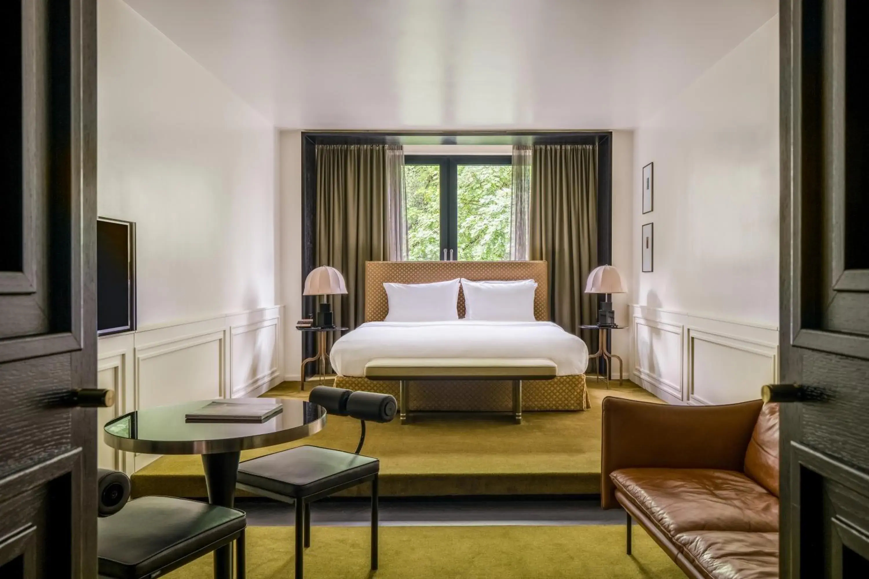 Junior King Suite in Roomers Munich, Autograph Collection Junior King Suite in Roomers Munich, Autograph Collection