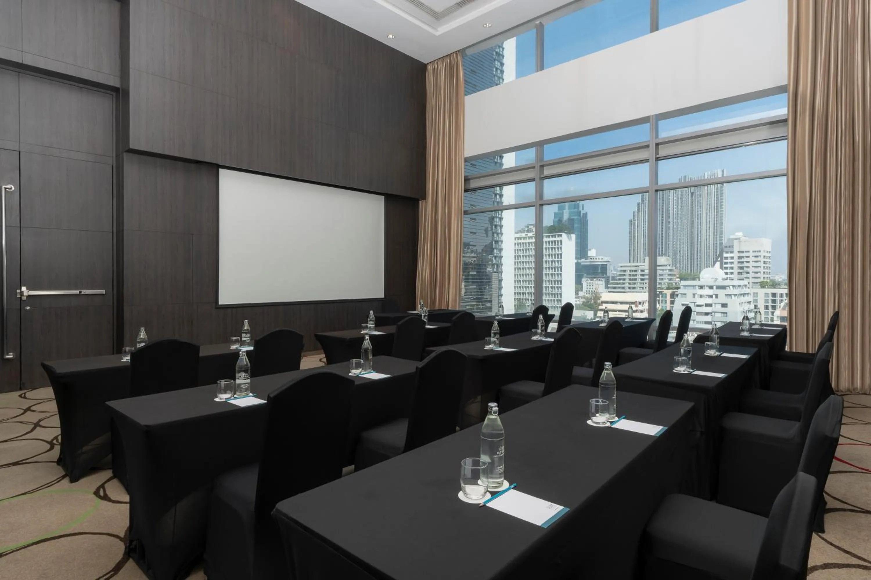 Meeting/conference room in Four Points by Sheraton Bangkok Ploenchit Sukhumvit