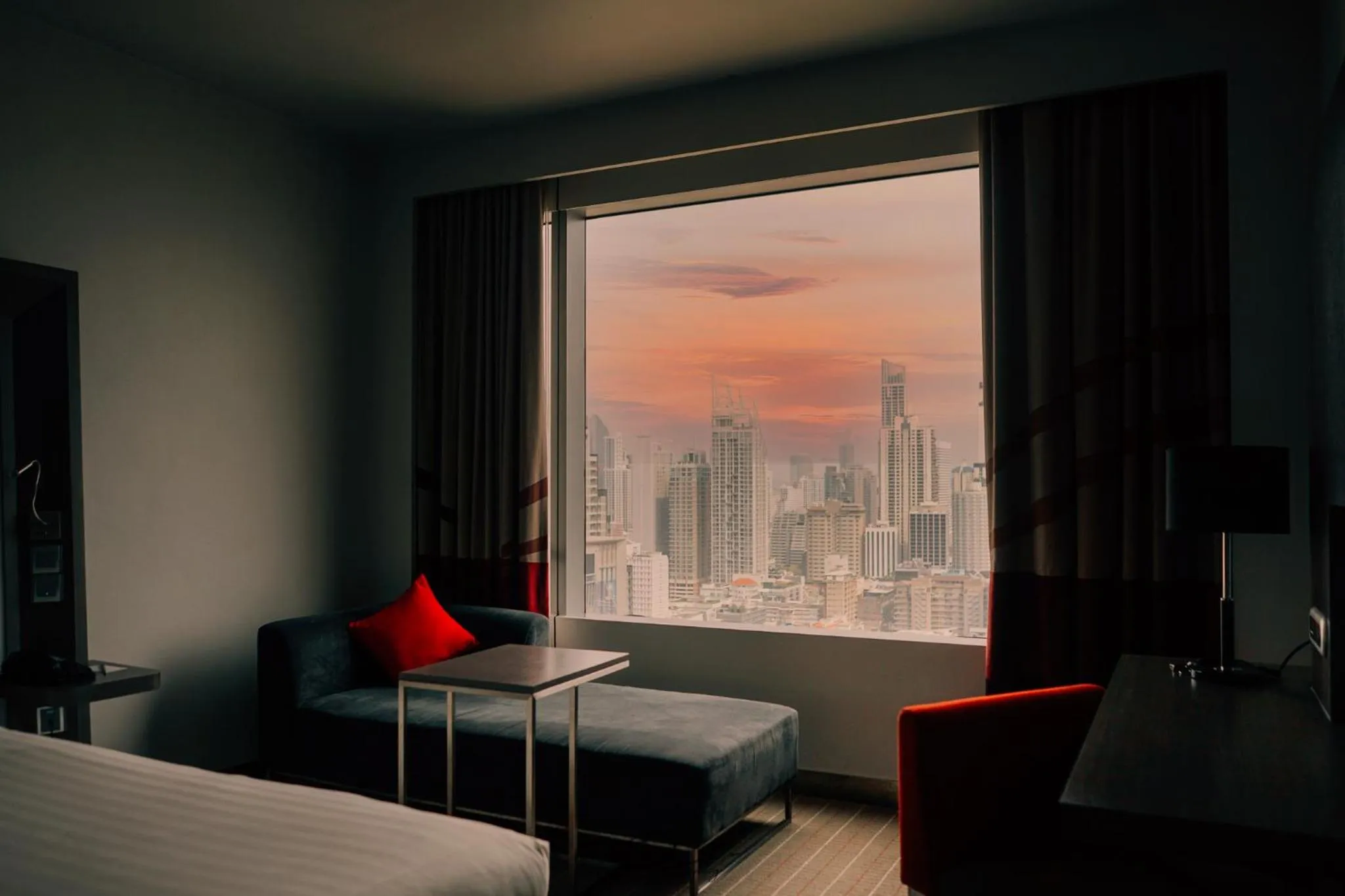 City view, Bed in Four Points by Sheraton Bangkok Ploenchit Sukhumvit