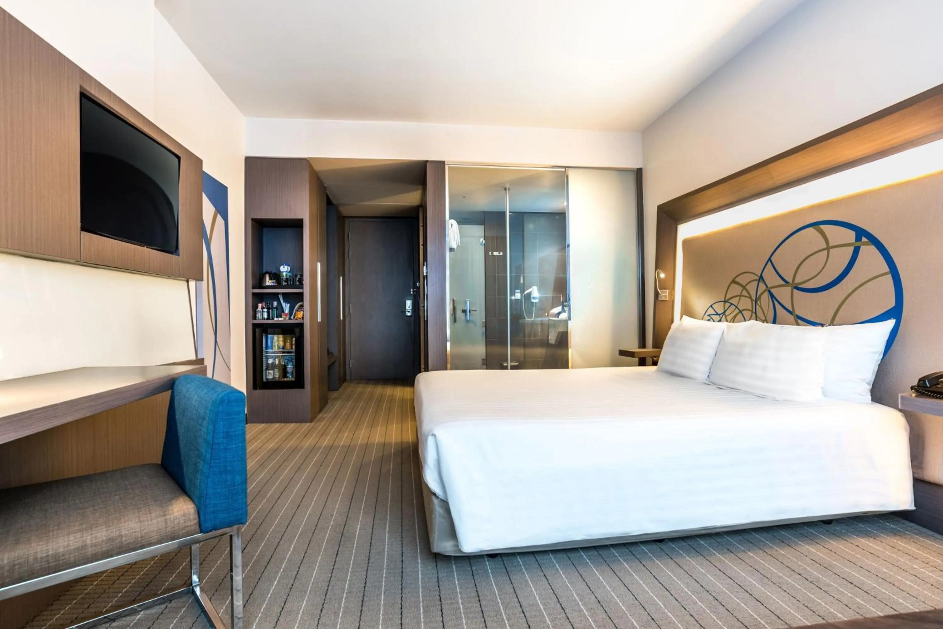 Photo of the whole room, Bed in Four Points by Sheraton Bangkok Ploenchit Sukhumvit