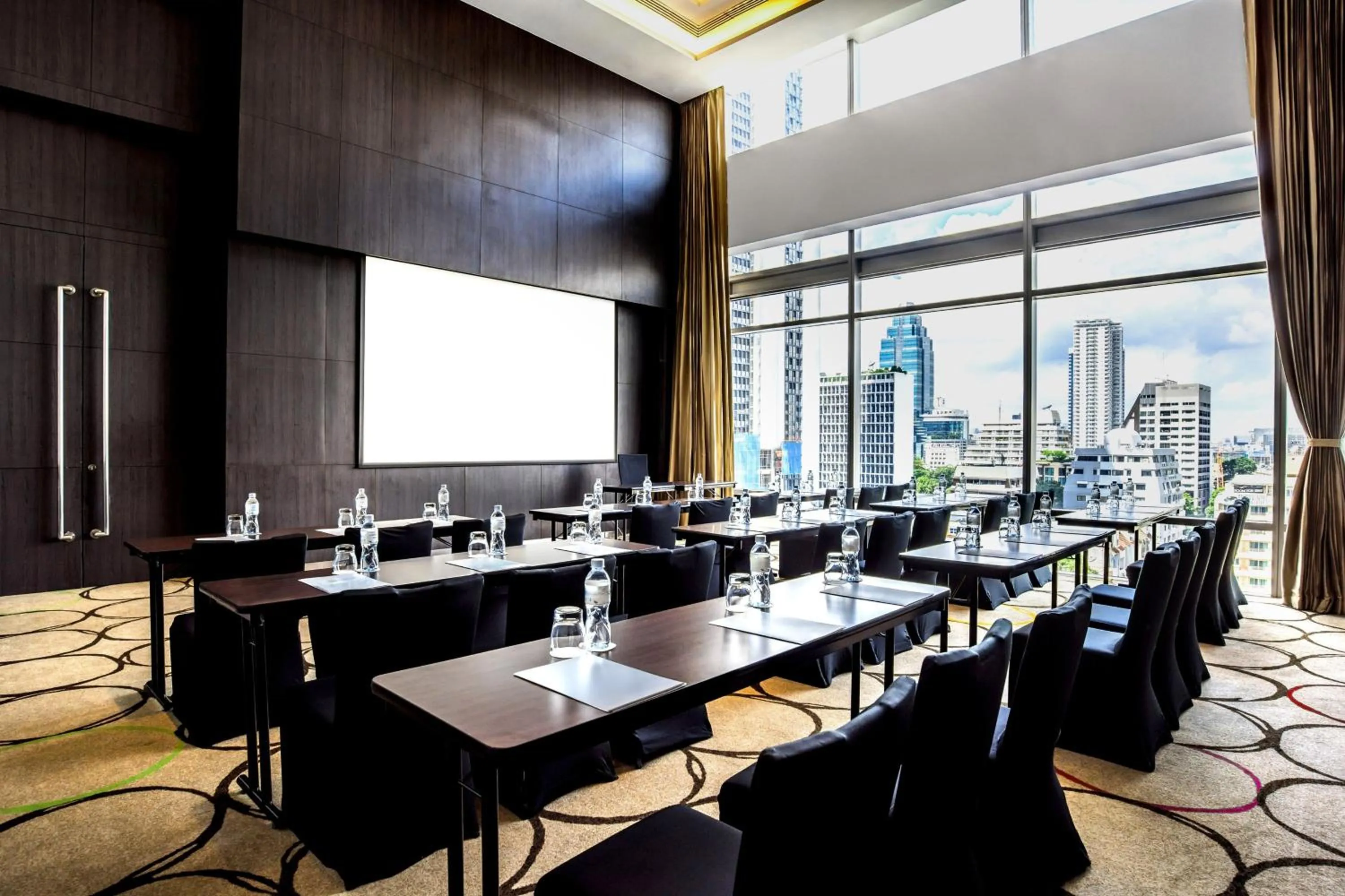 Meeting/conference room in Four Points by Sheraton Bangkok Ploenchit Sukhumvit