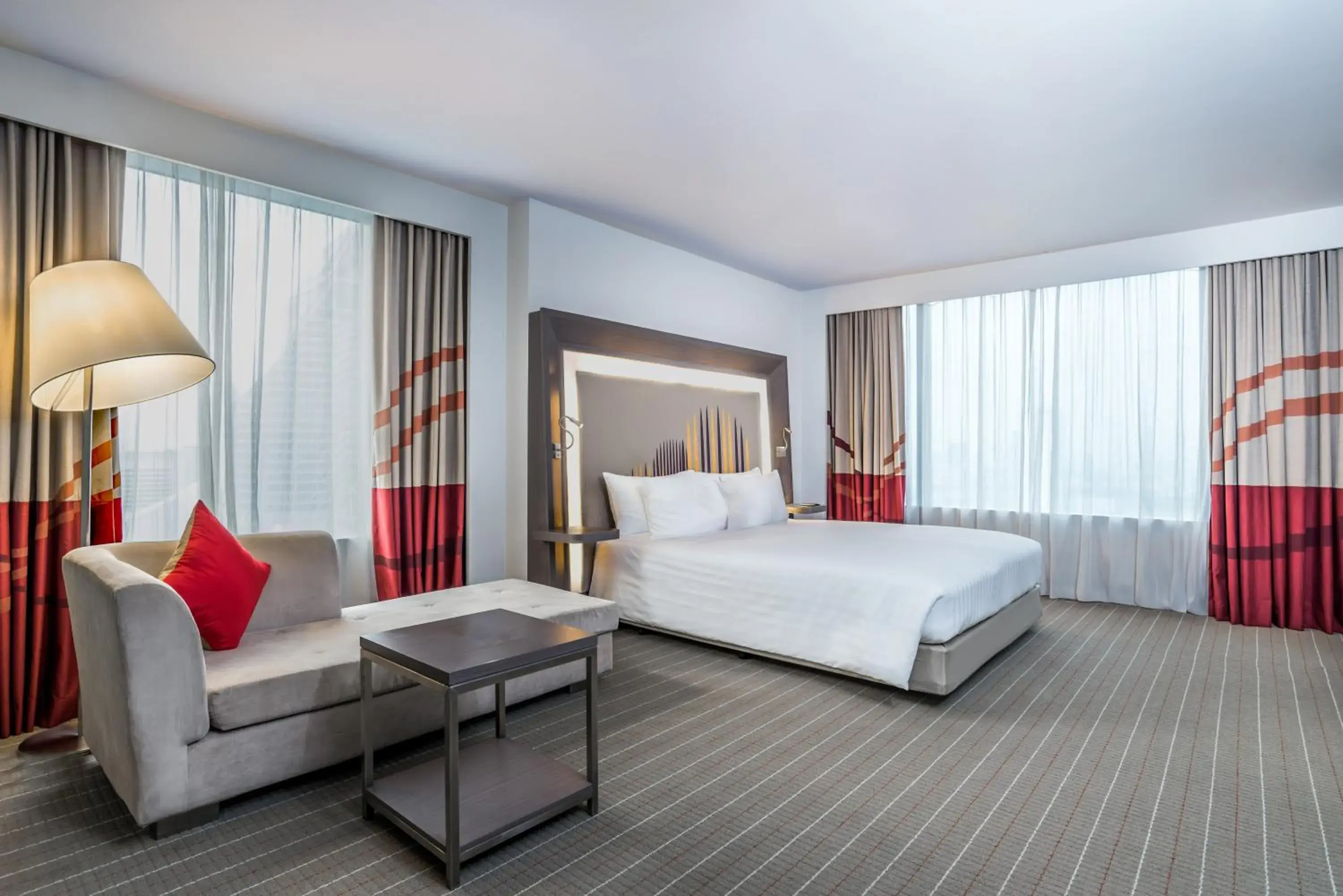 One-Bedroom King Suite in Novotel Bangkok Ploenchit Sukhumvit One-Bedroom King Suite in Novotel Bangkok Ploenchit Sukhumvit