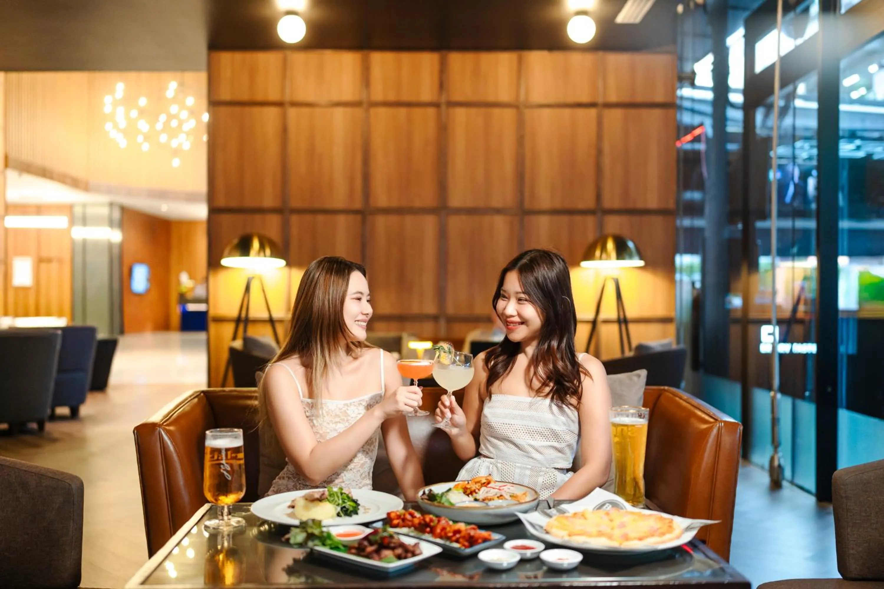 Lounge or bar in Four Points by Sheraton Bangkok Ploenchit Sukhumvit