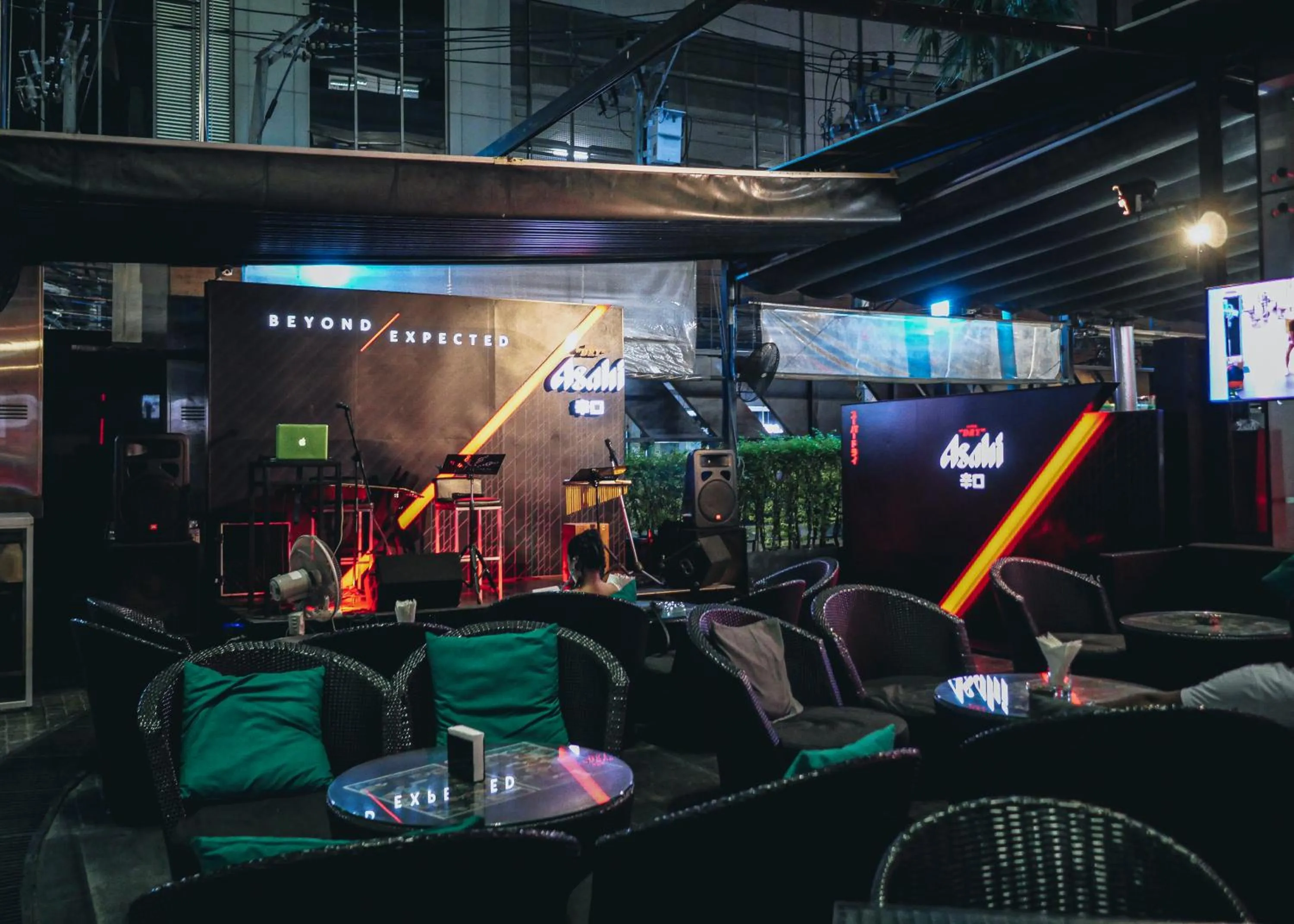 Seating area in Four Points by Sheraton Bangkok Ploenchit Sukhumvit