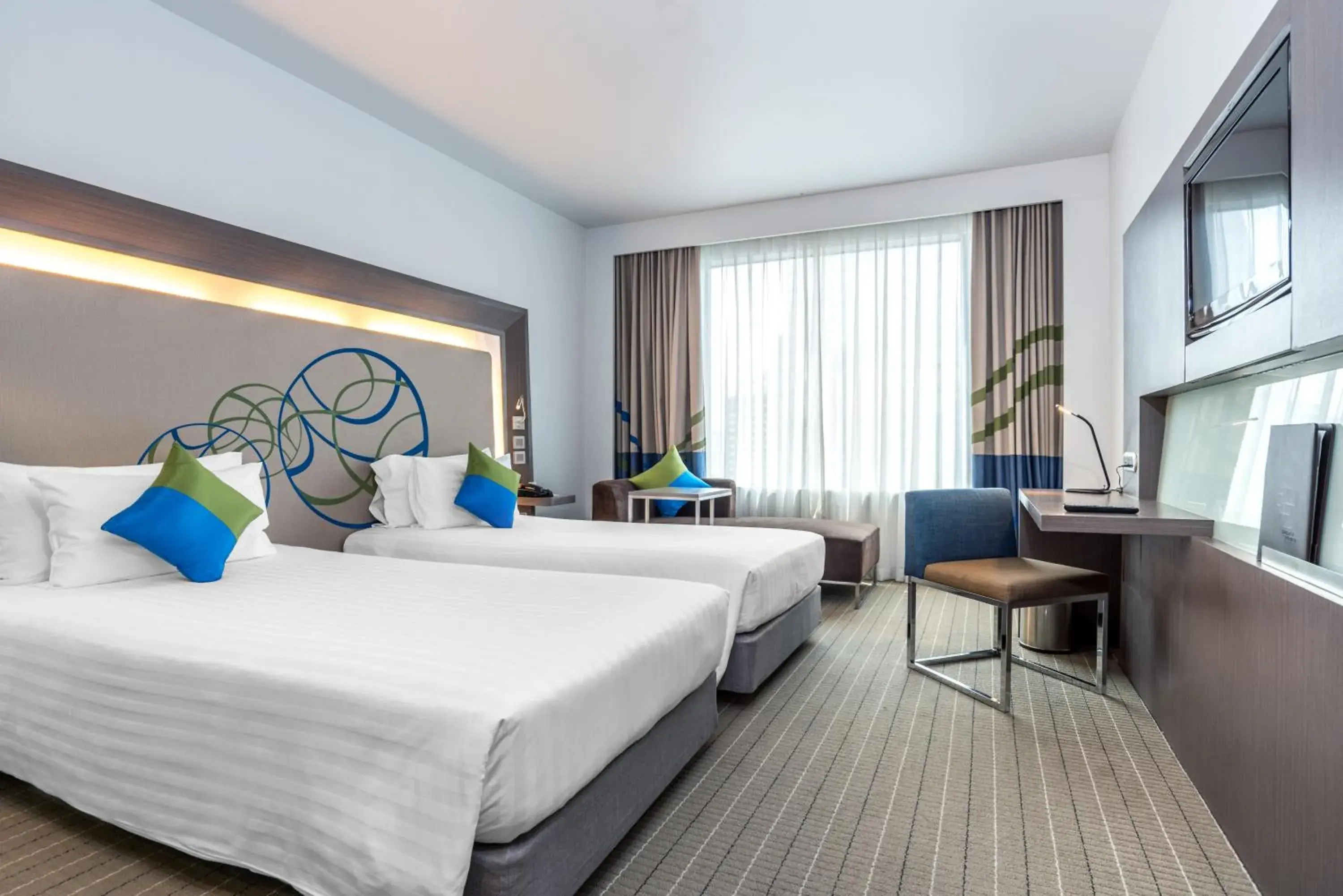 Premier Twin Room with City View - High Floor in Four Points by Sheraton Bangkok Ploenchit Sukhumvit Premier Twin Room with City View - High Floor in Four Points by Sheraton Bangkok Ploenchit Sukhumvit