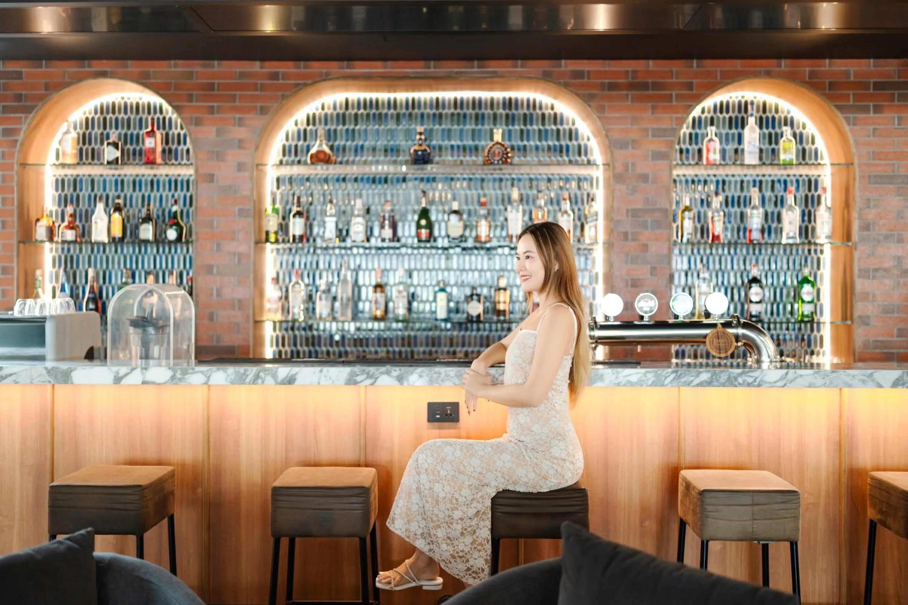 Lounge or bar in Four Points by Sheraton Bangkok Ploenchit Sukhumvit