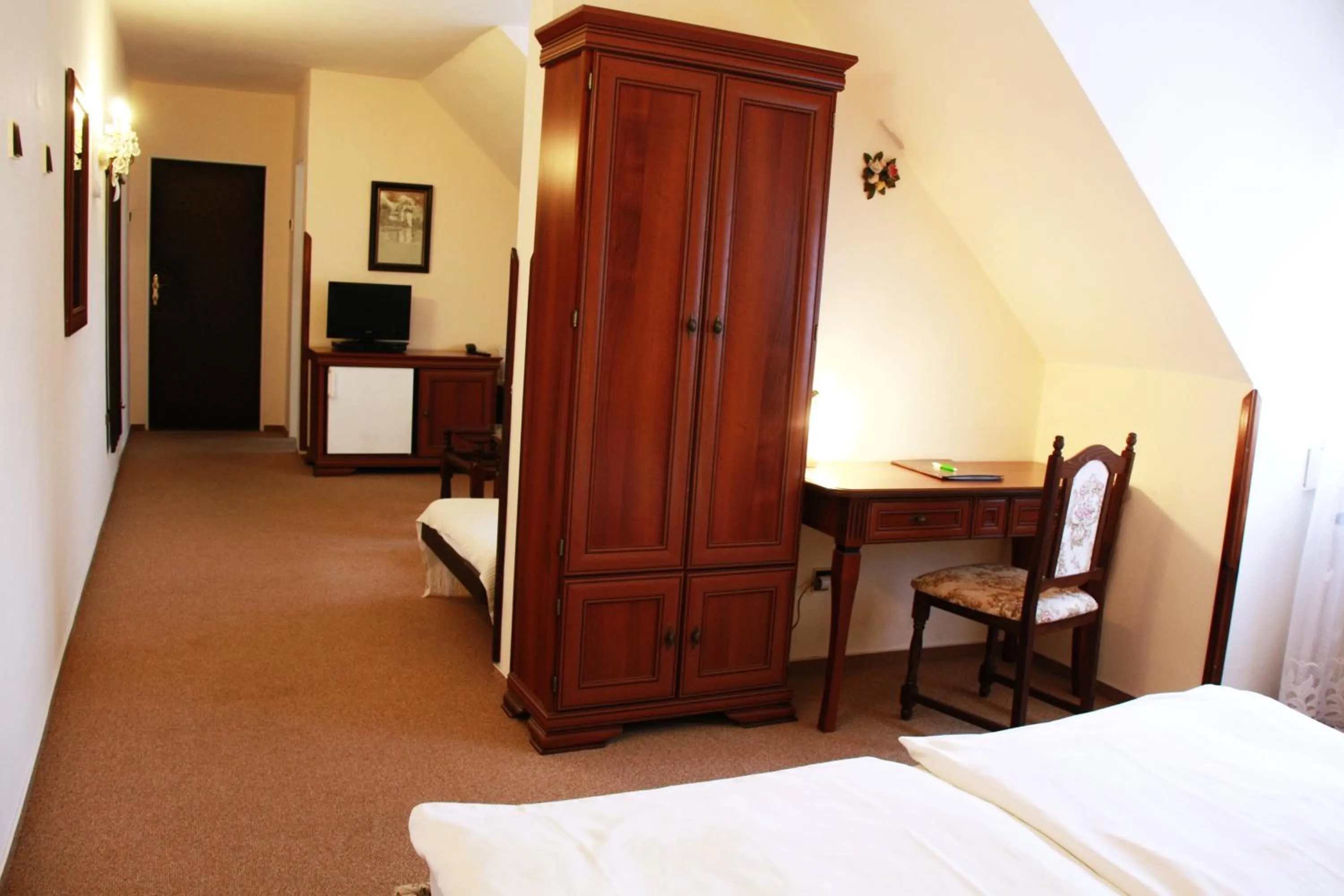 Photo of the whole room, Bed in Hotel Excellent