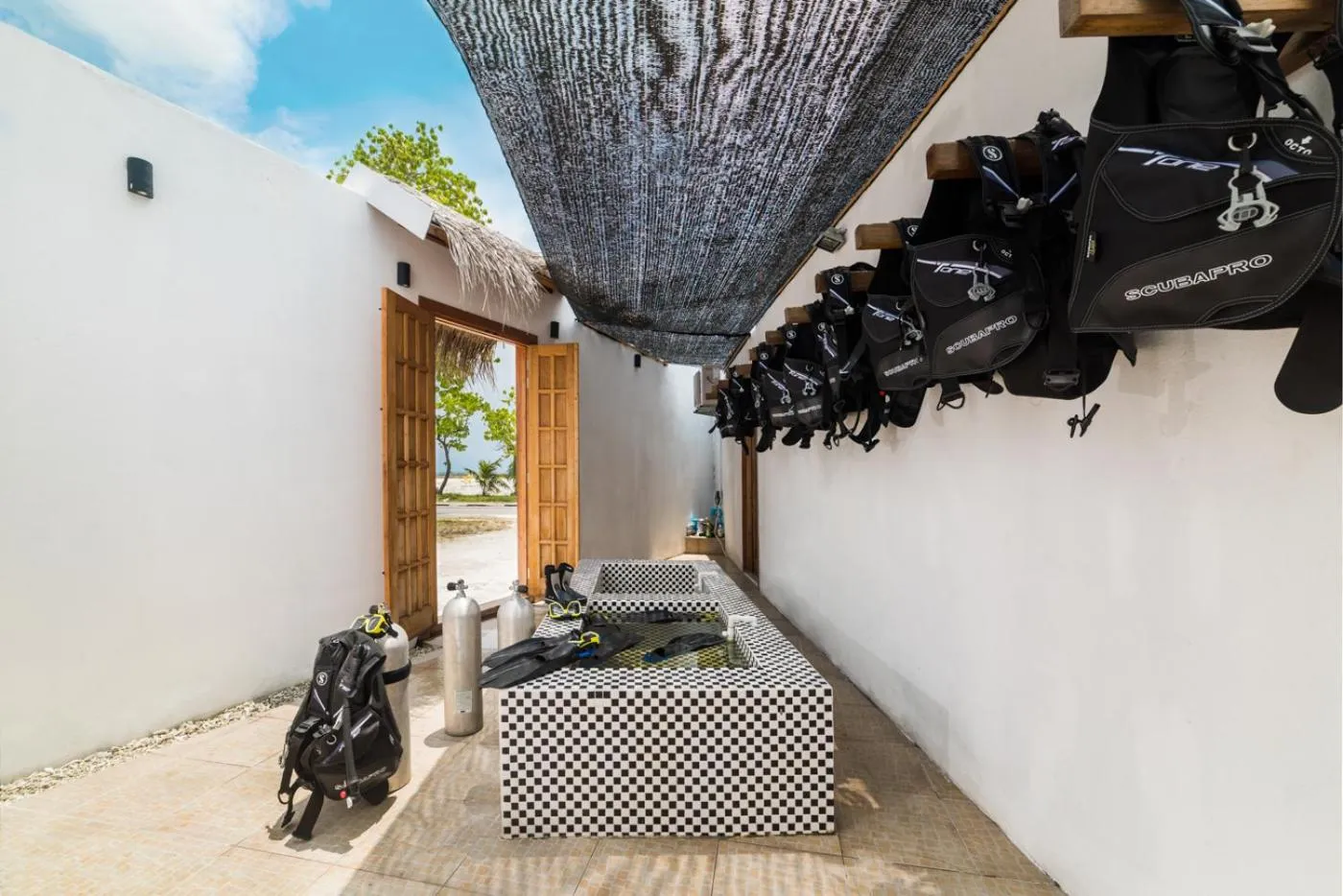 Diving in WAVE SOUND by 3S Maldives