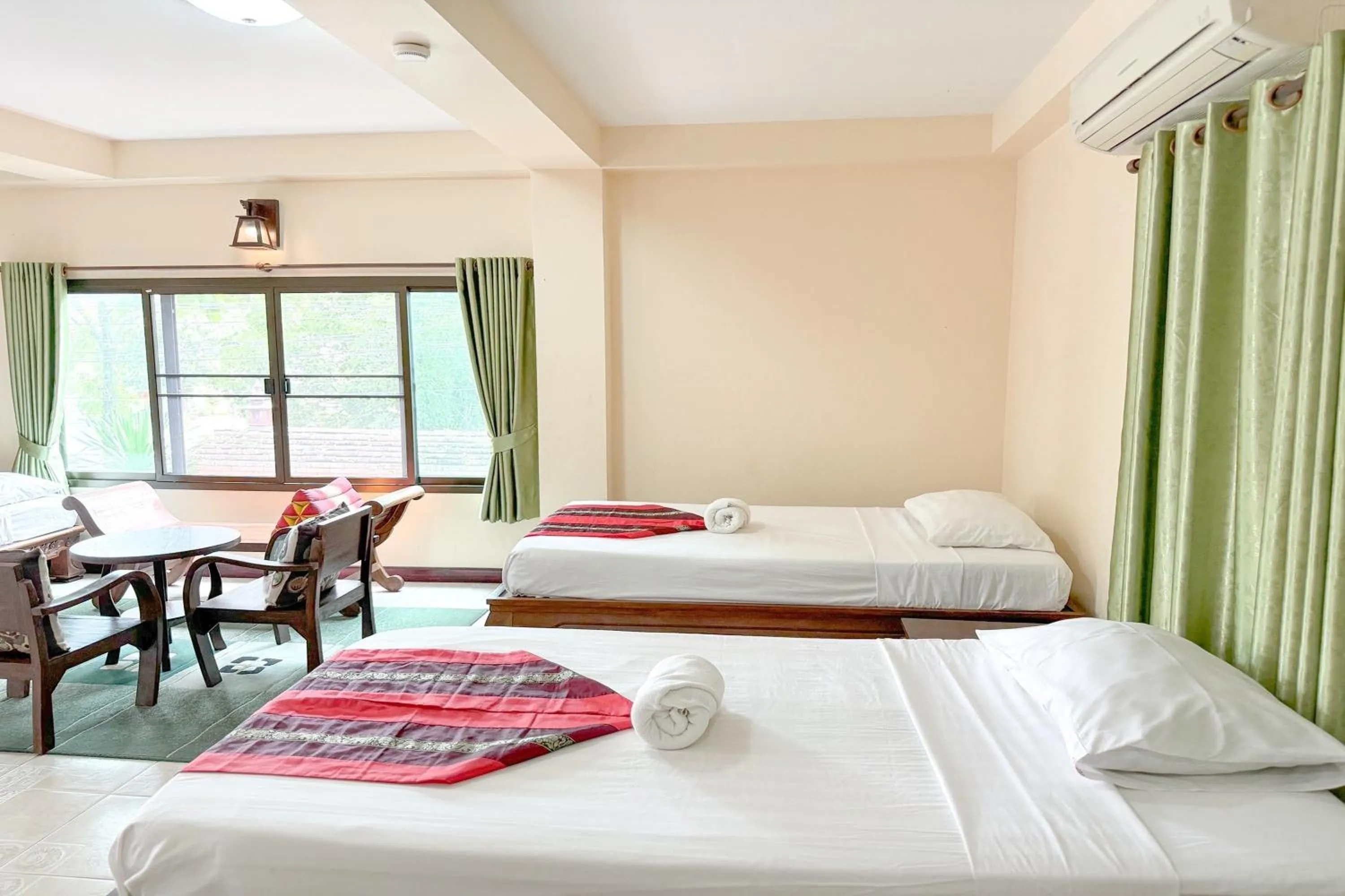 Bedroom, Bed in SK House 2