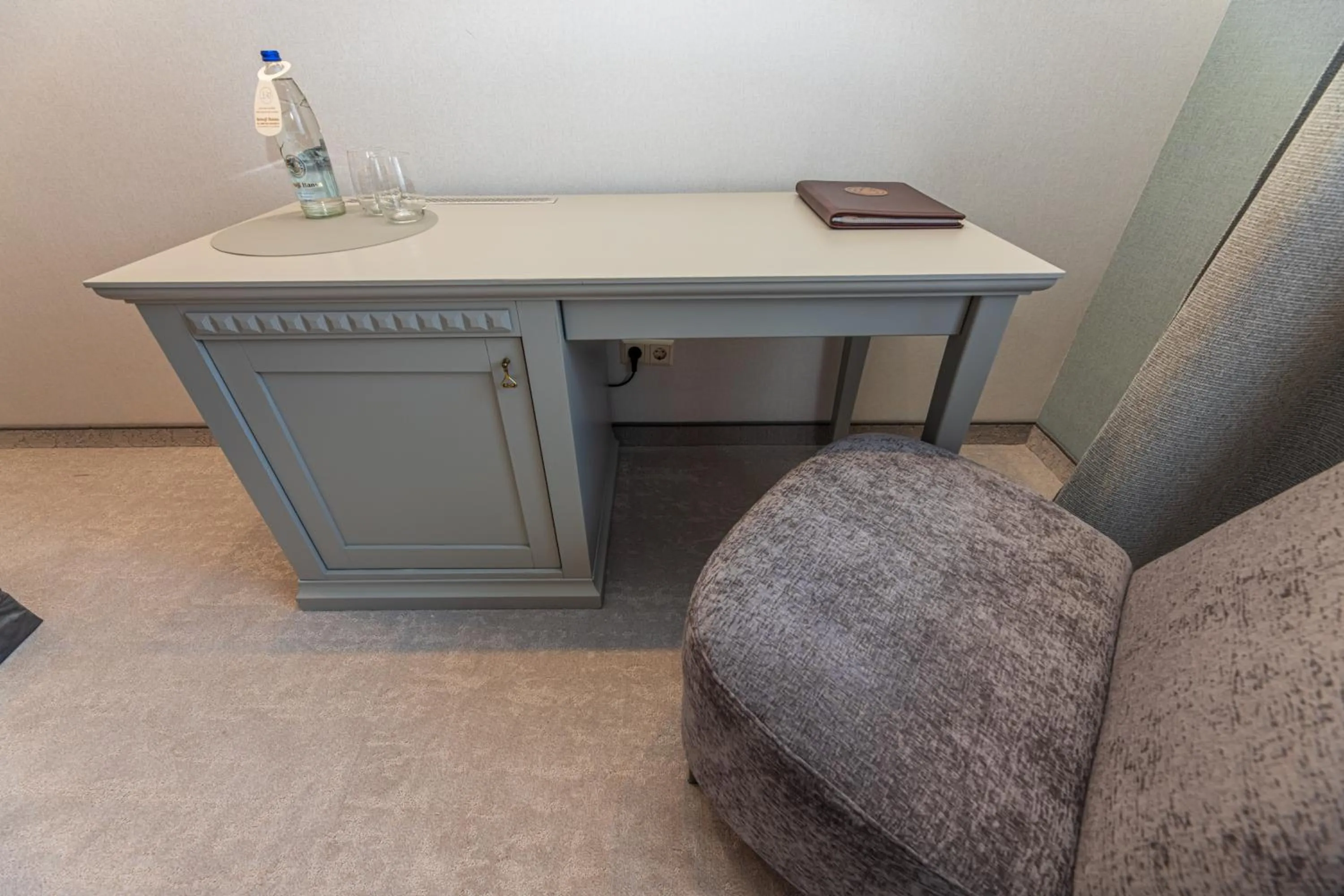 Seating area in Senoji Hansa Hotel