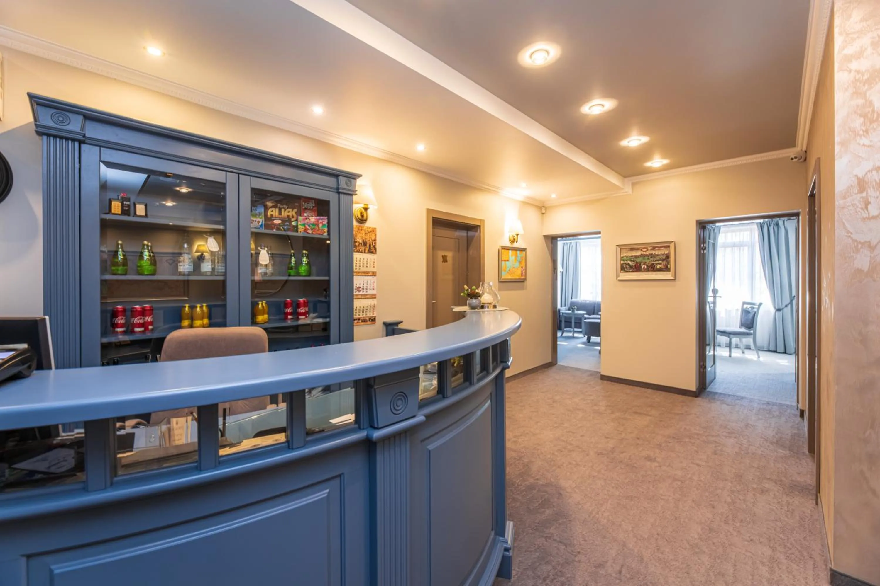 Lobby or reception in Senoji Hansa Hotel