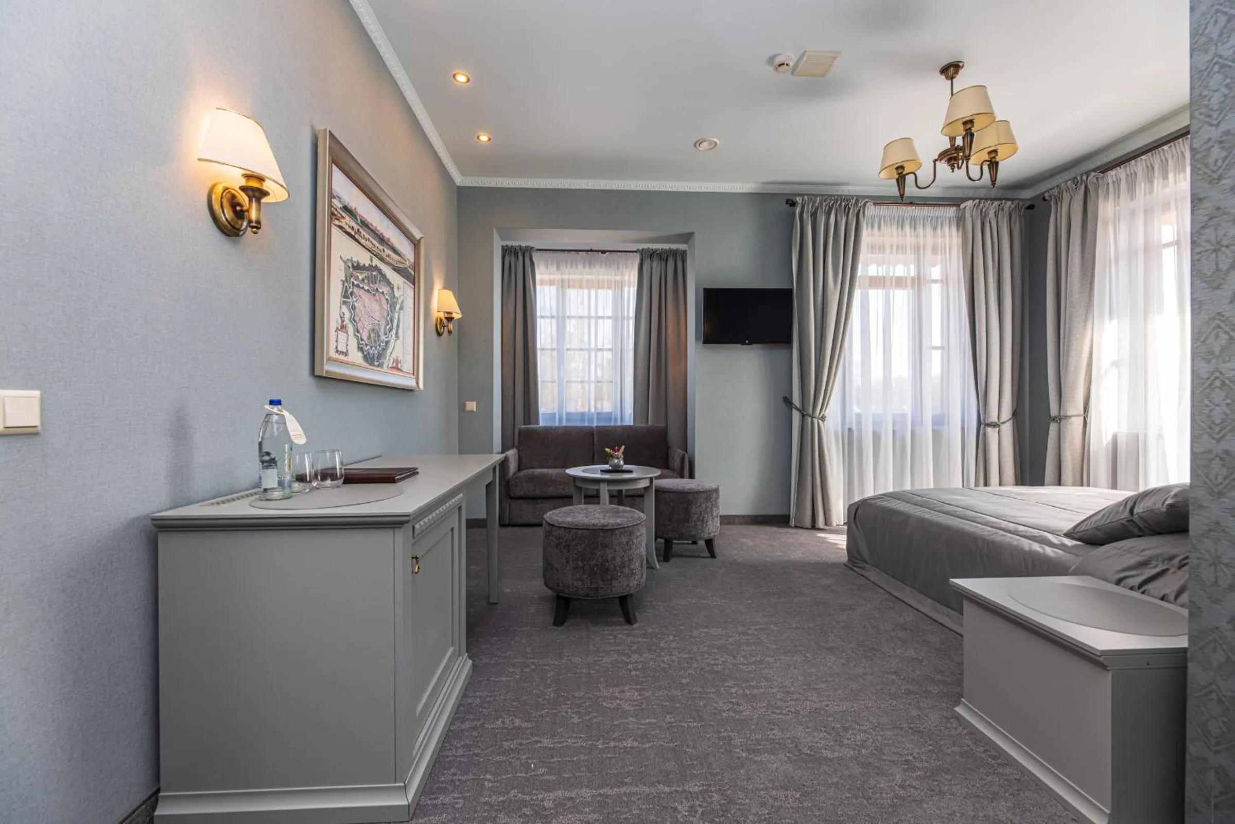 Living room, Bed in Senoji Hansa Hotel