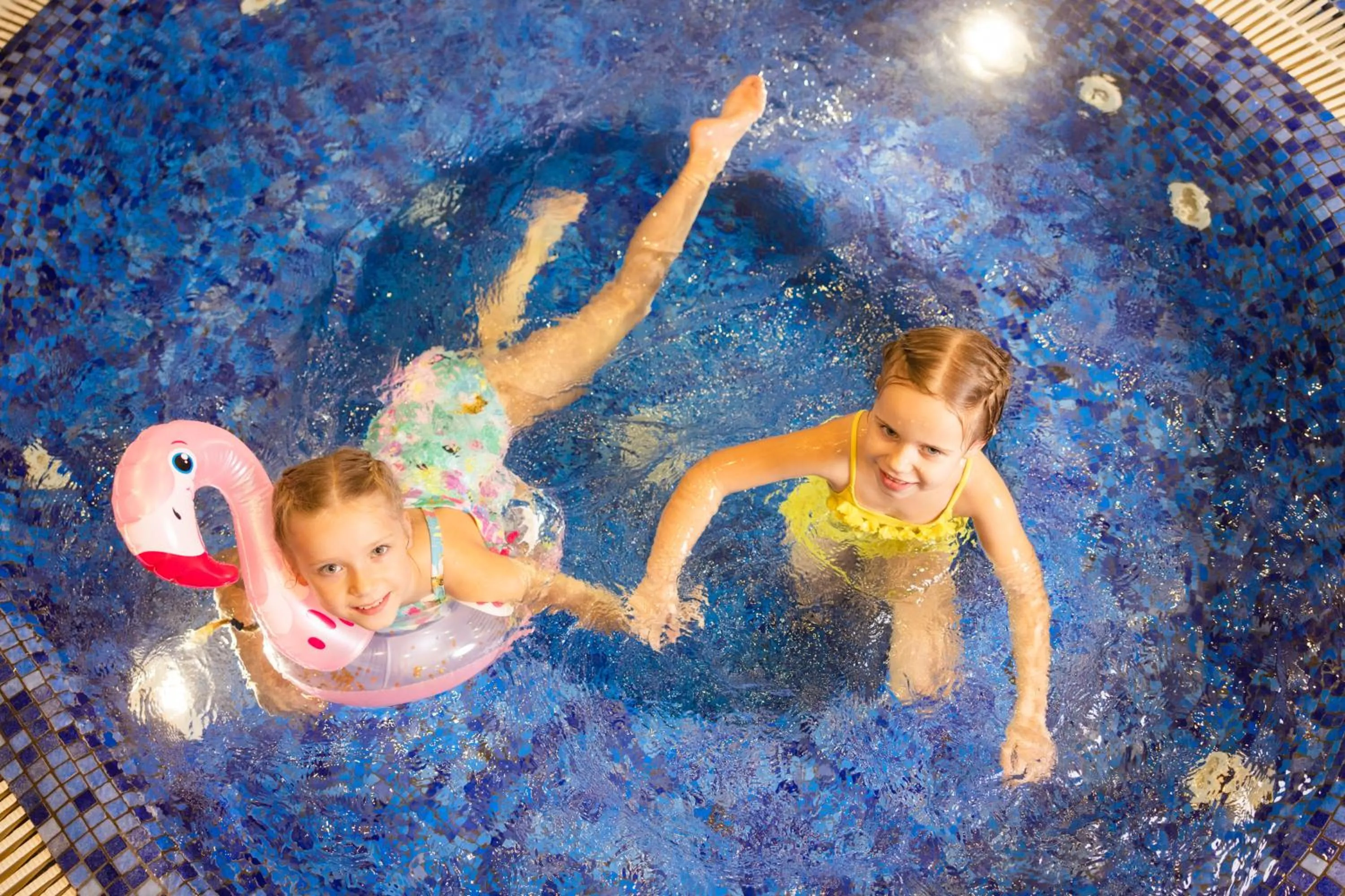 Hot Tub in Senoji Hansa Hotel