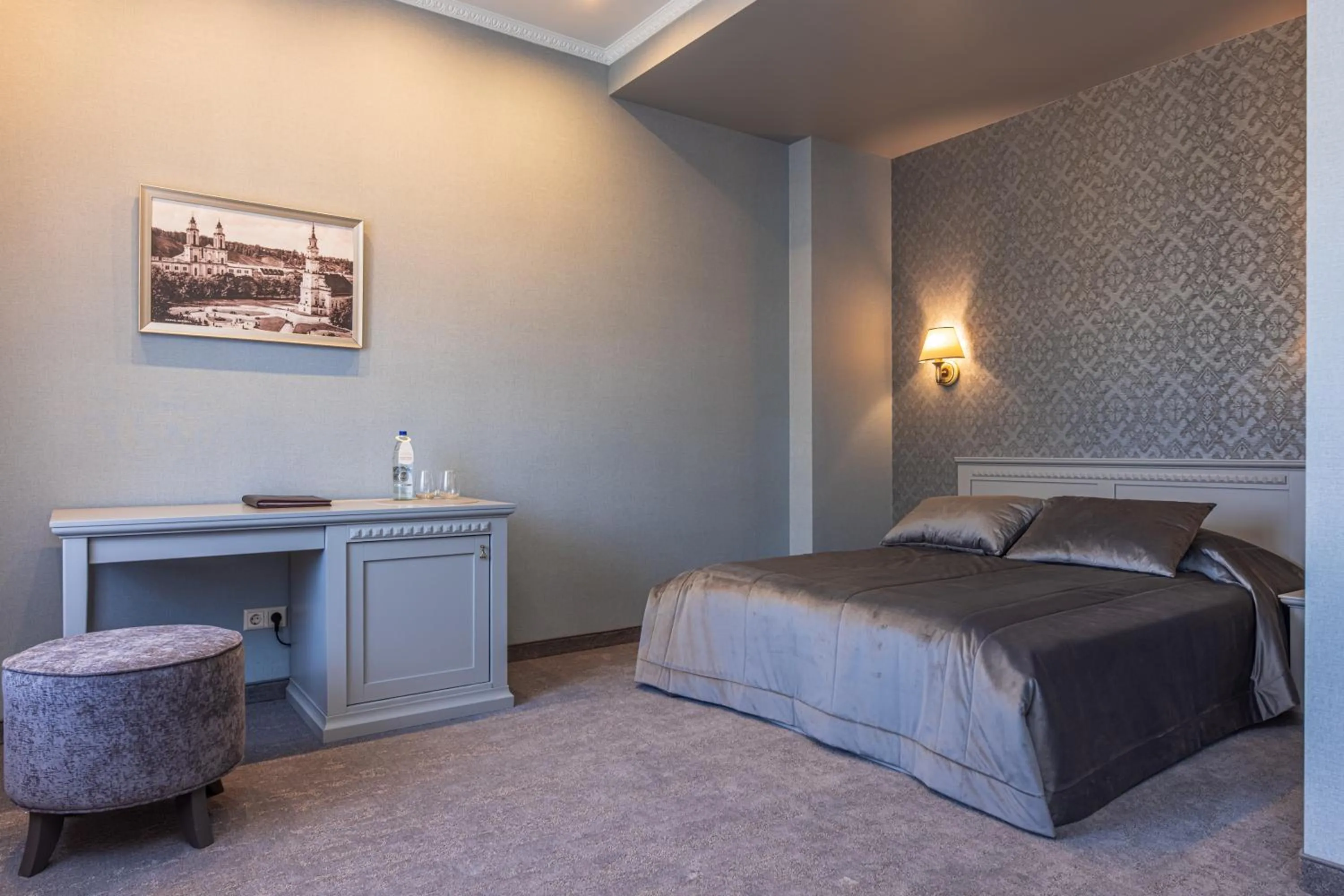 Bed in Senoji Hansa Hotel