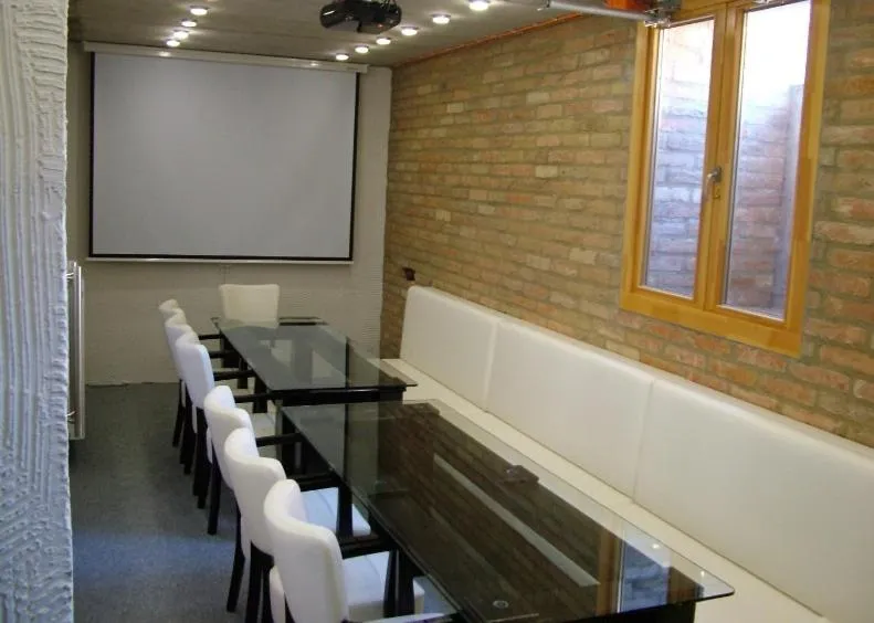 Business facilities in Hotel Arkadia