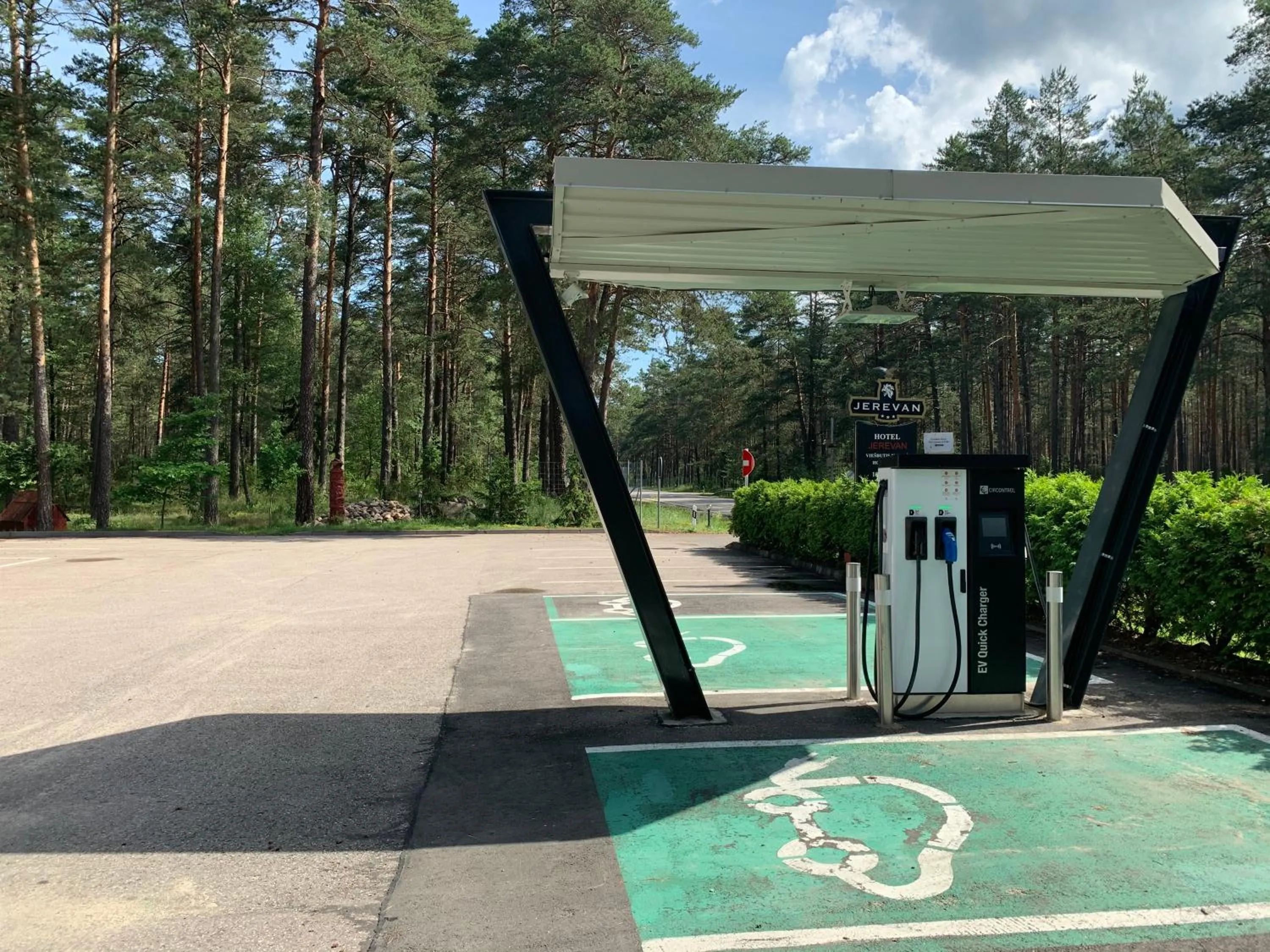 Parking in Hotel Jerevan