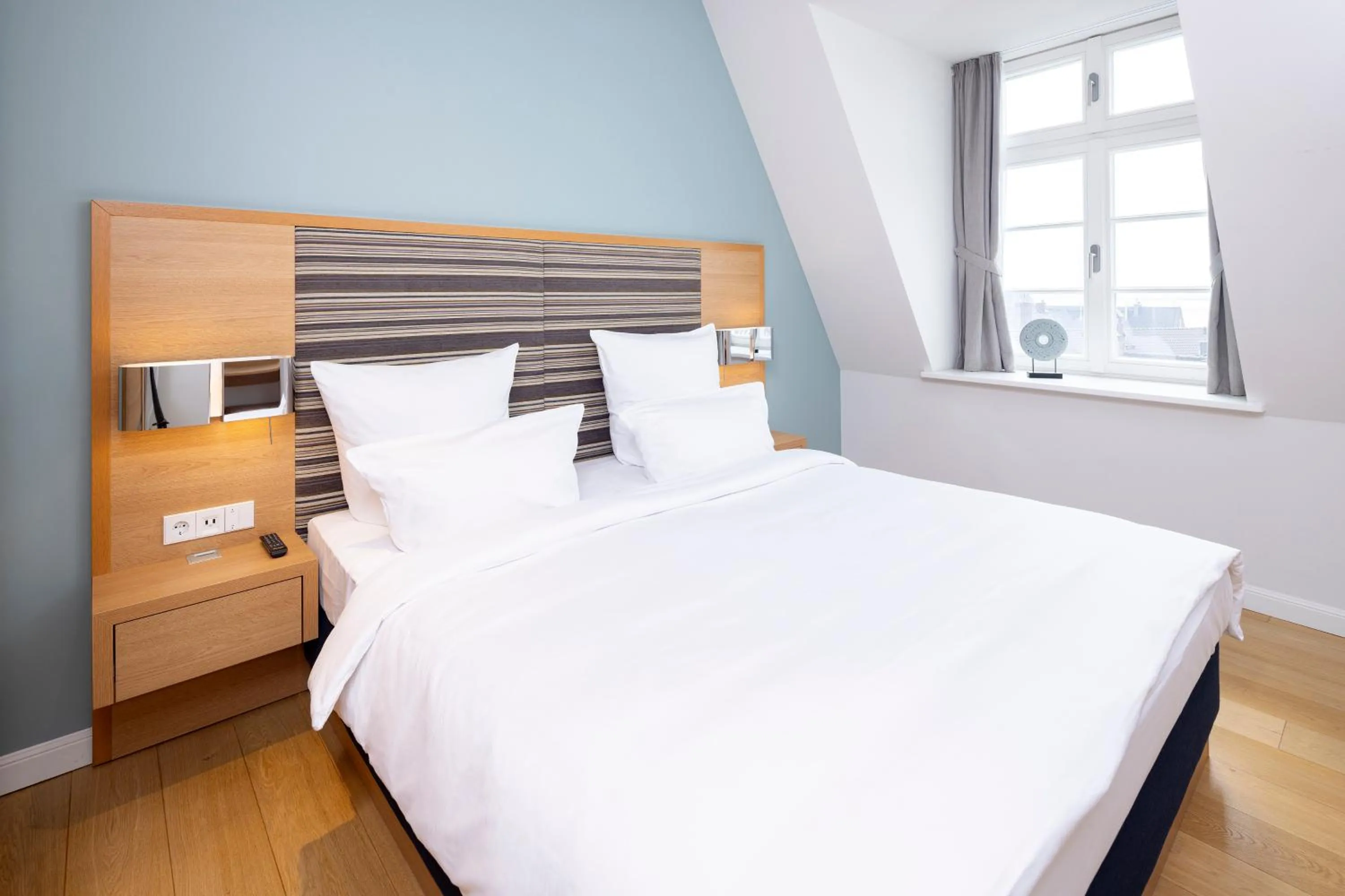 Bedroom, Bed in The Wellem