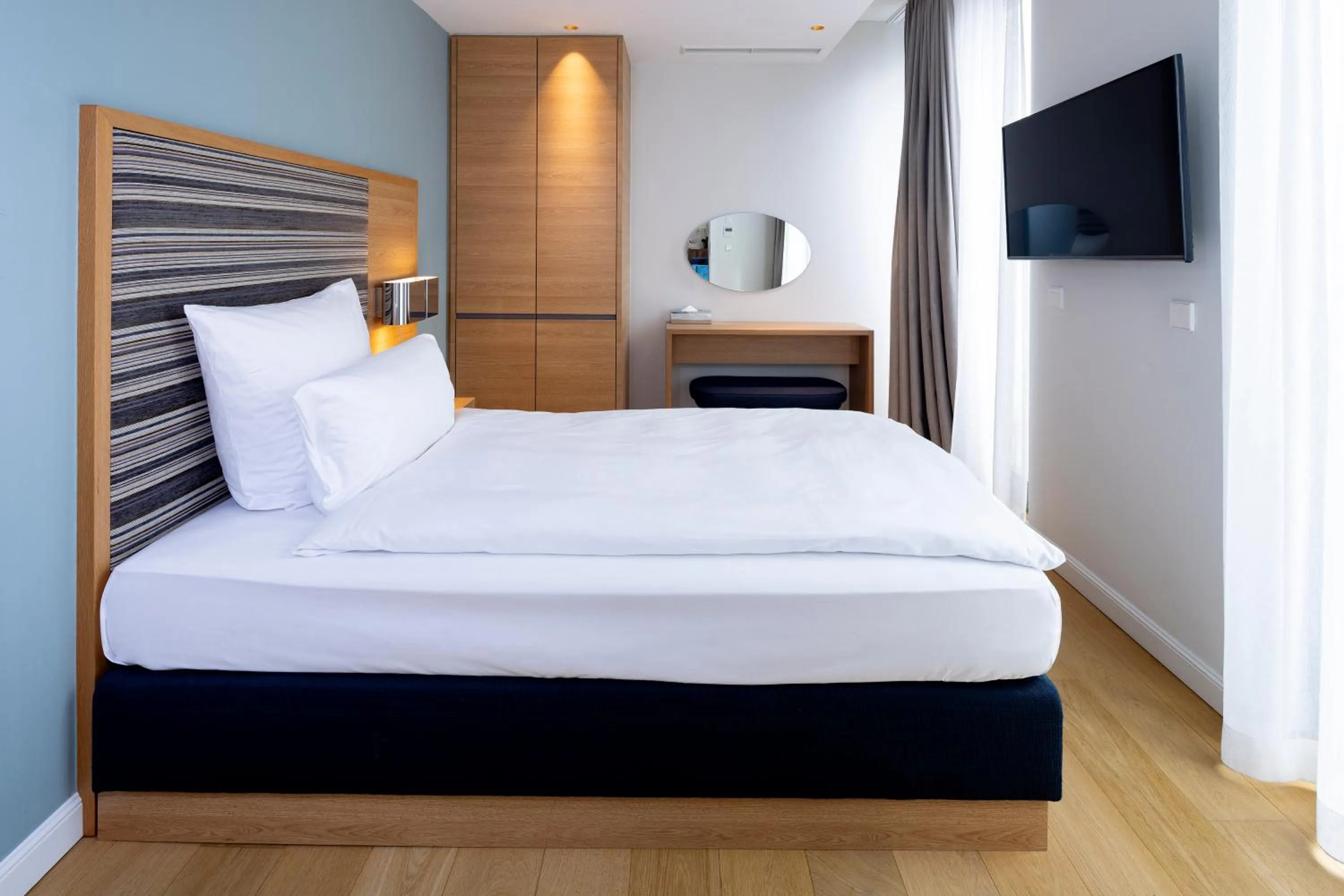 Bedroom, Bed in The Wellem