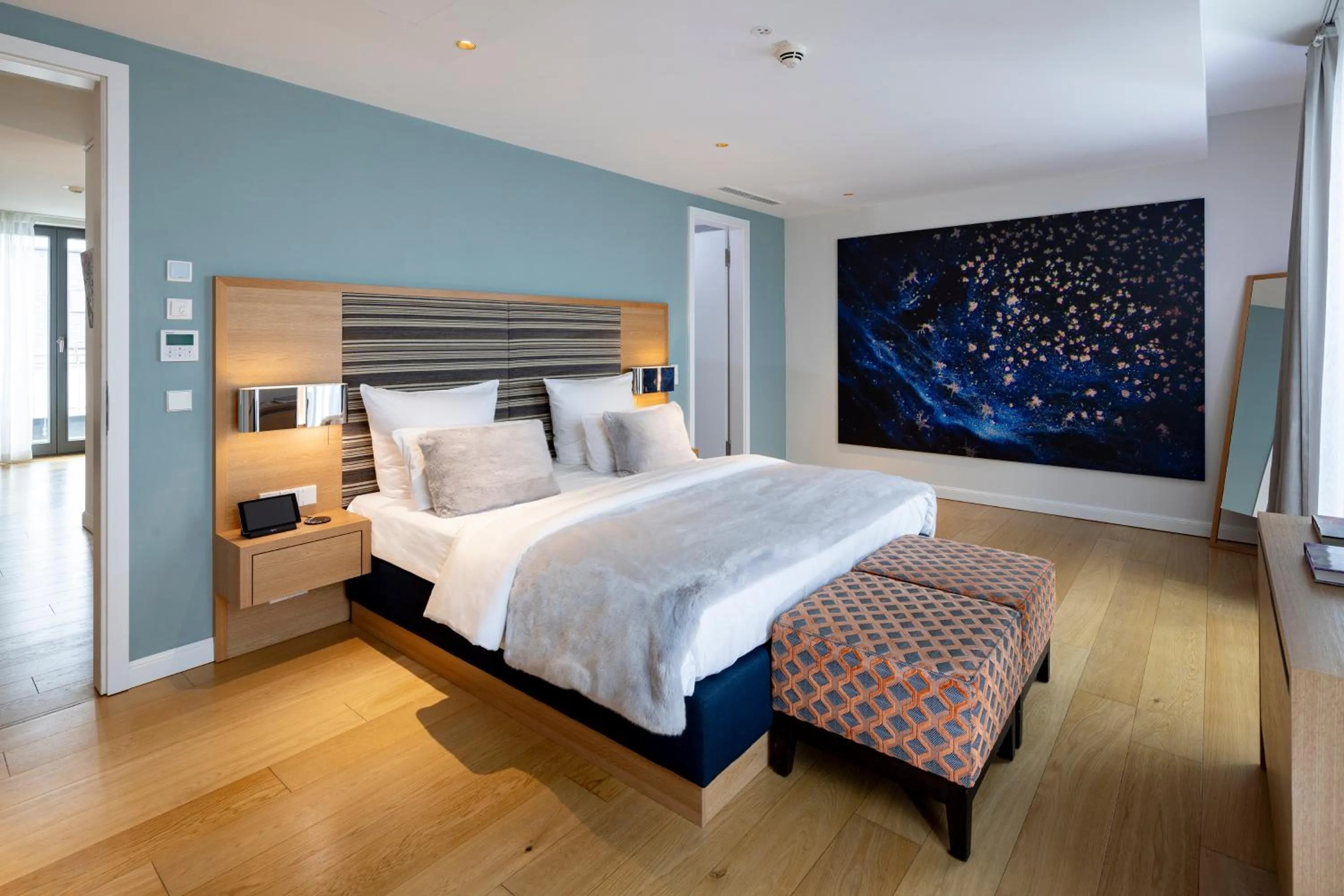 Bedroom, Bed in The Wellem