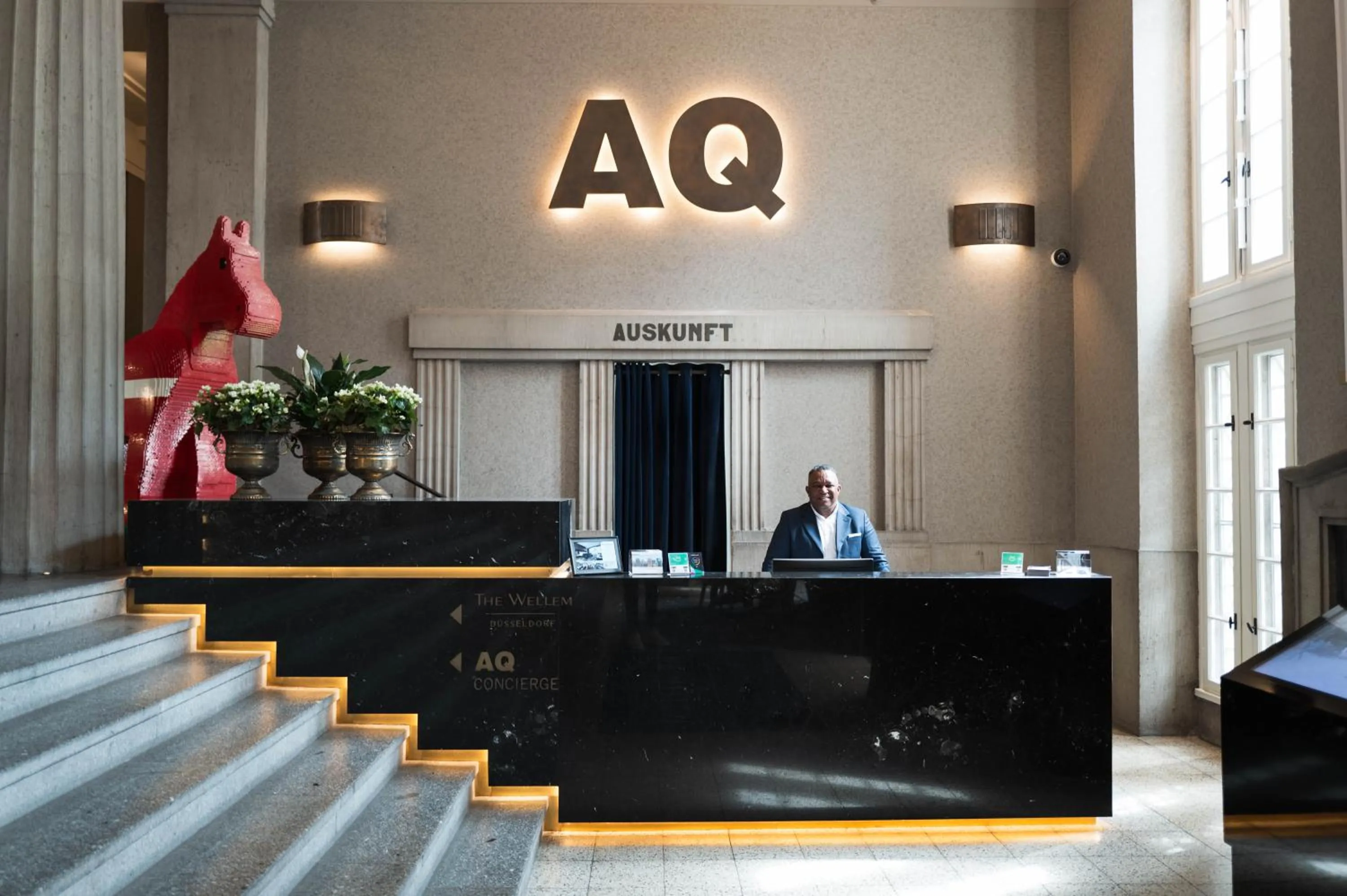 concierge in The Wellem