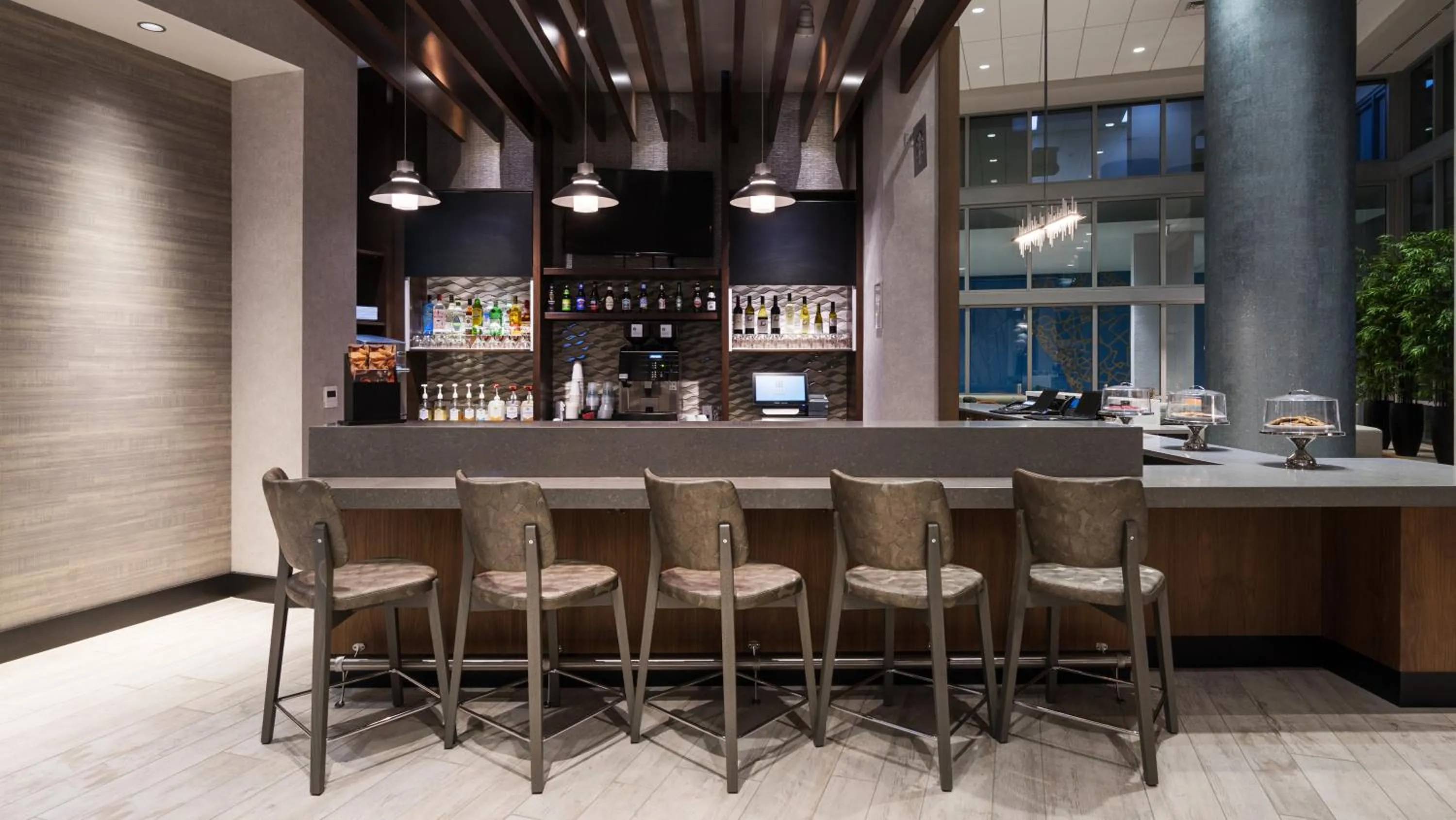 Lounge or bar in Hyatt Place St. Petersburg/Downtown