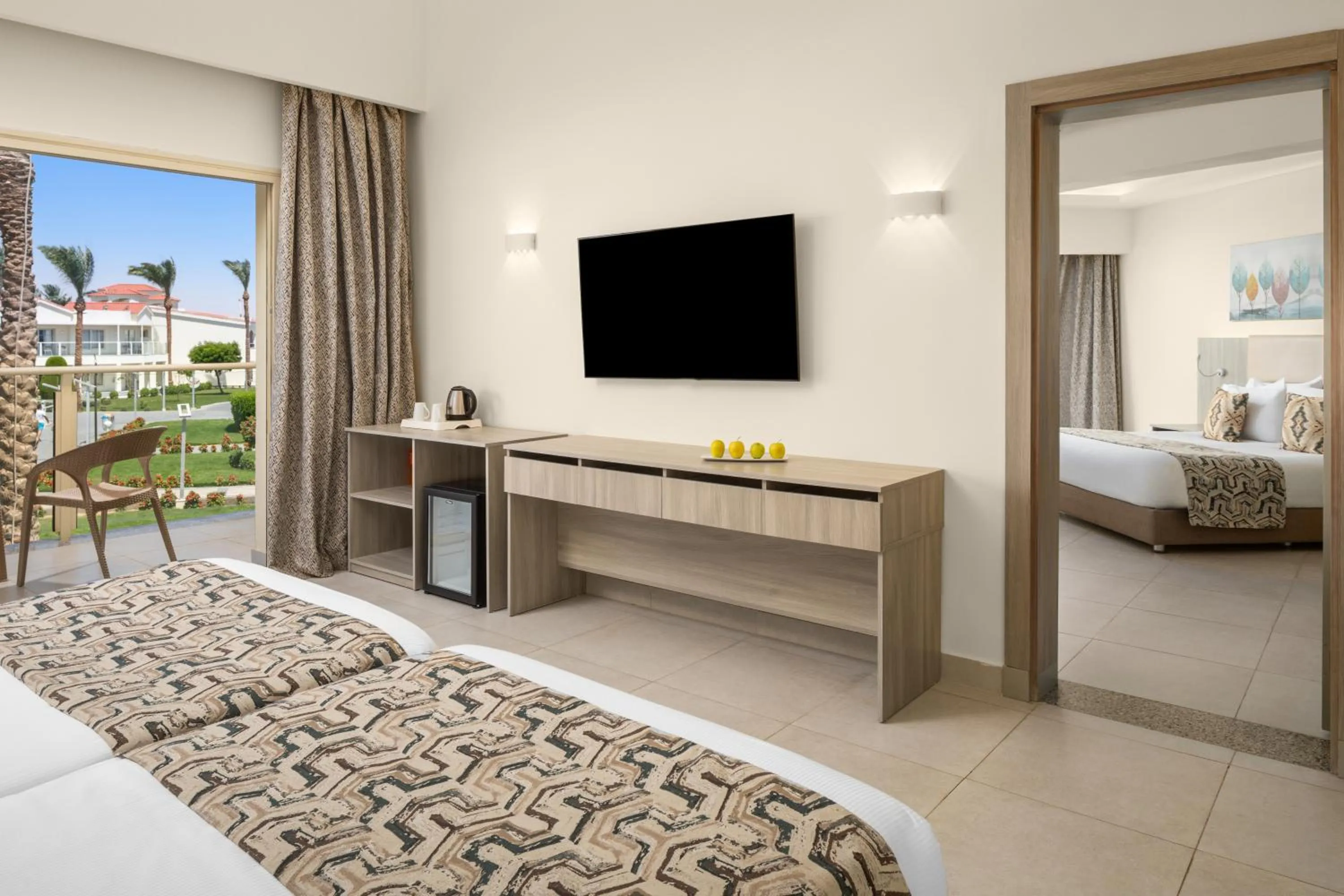 TV and multimedia, Bed in Pickalbatros Dana Beach Resort - Aqua Park