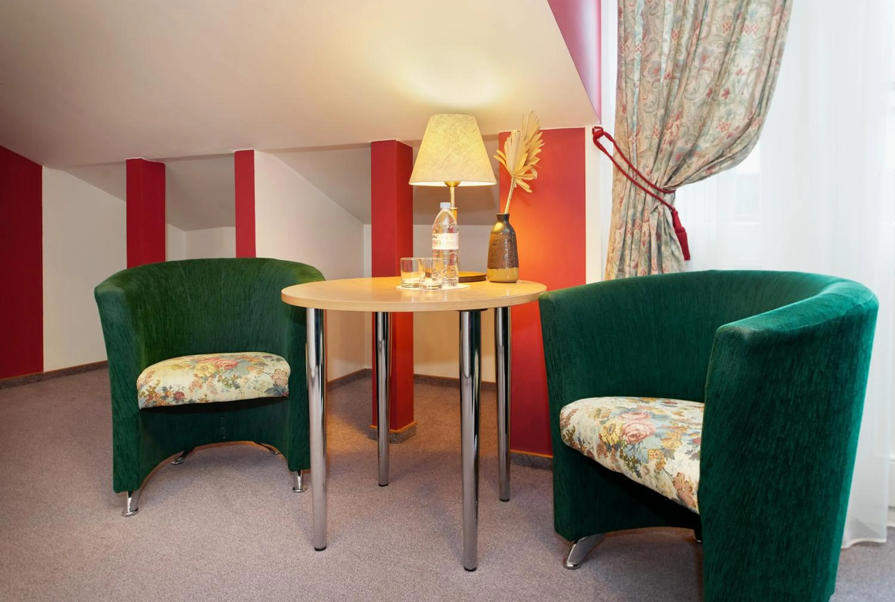 Seating area in Angel Town Hall Apartments