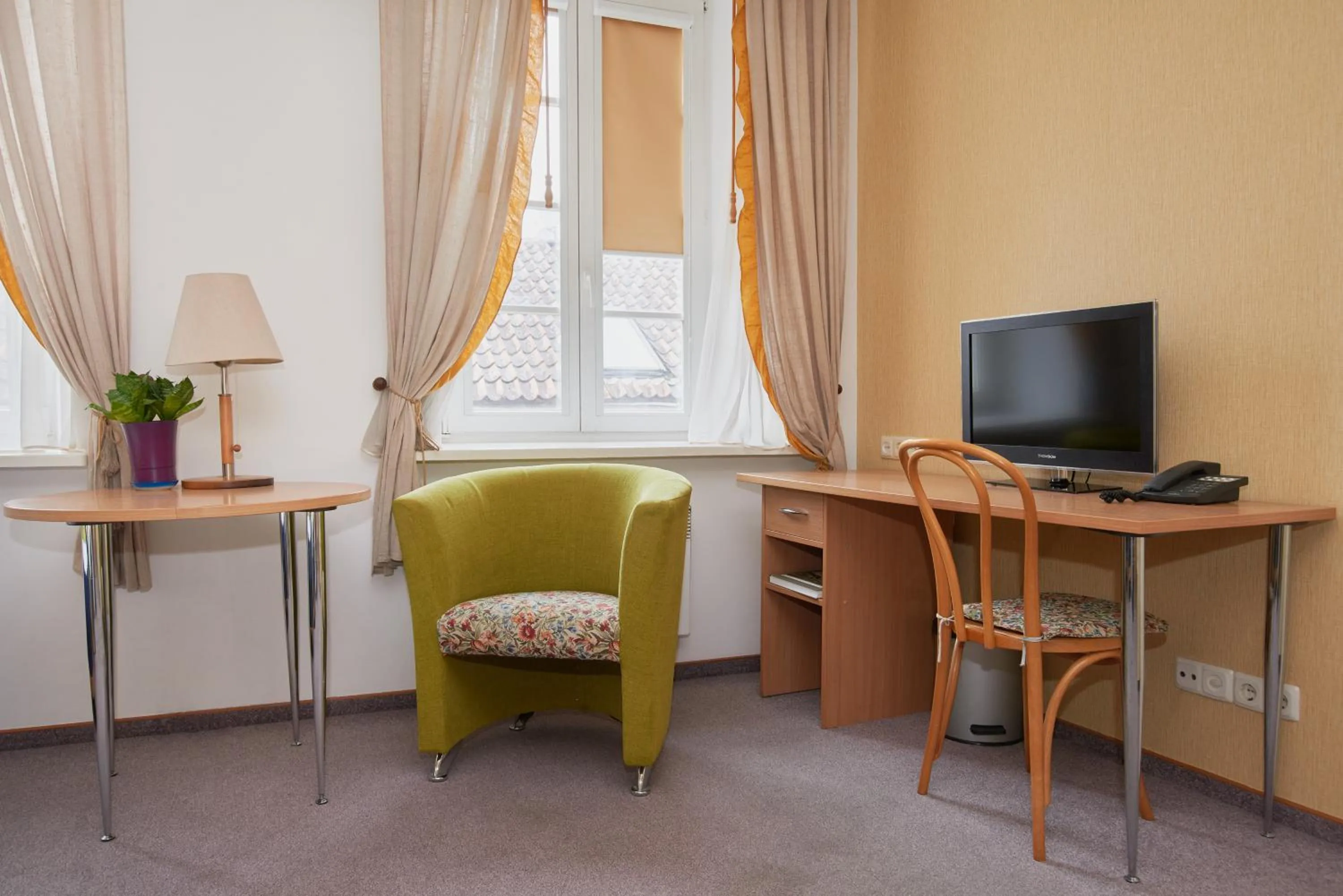 Communal lounge/ TV room in Angel Town Hall Apartments