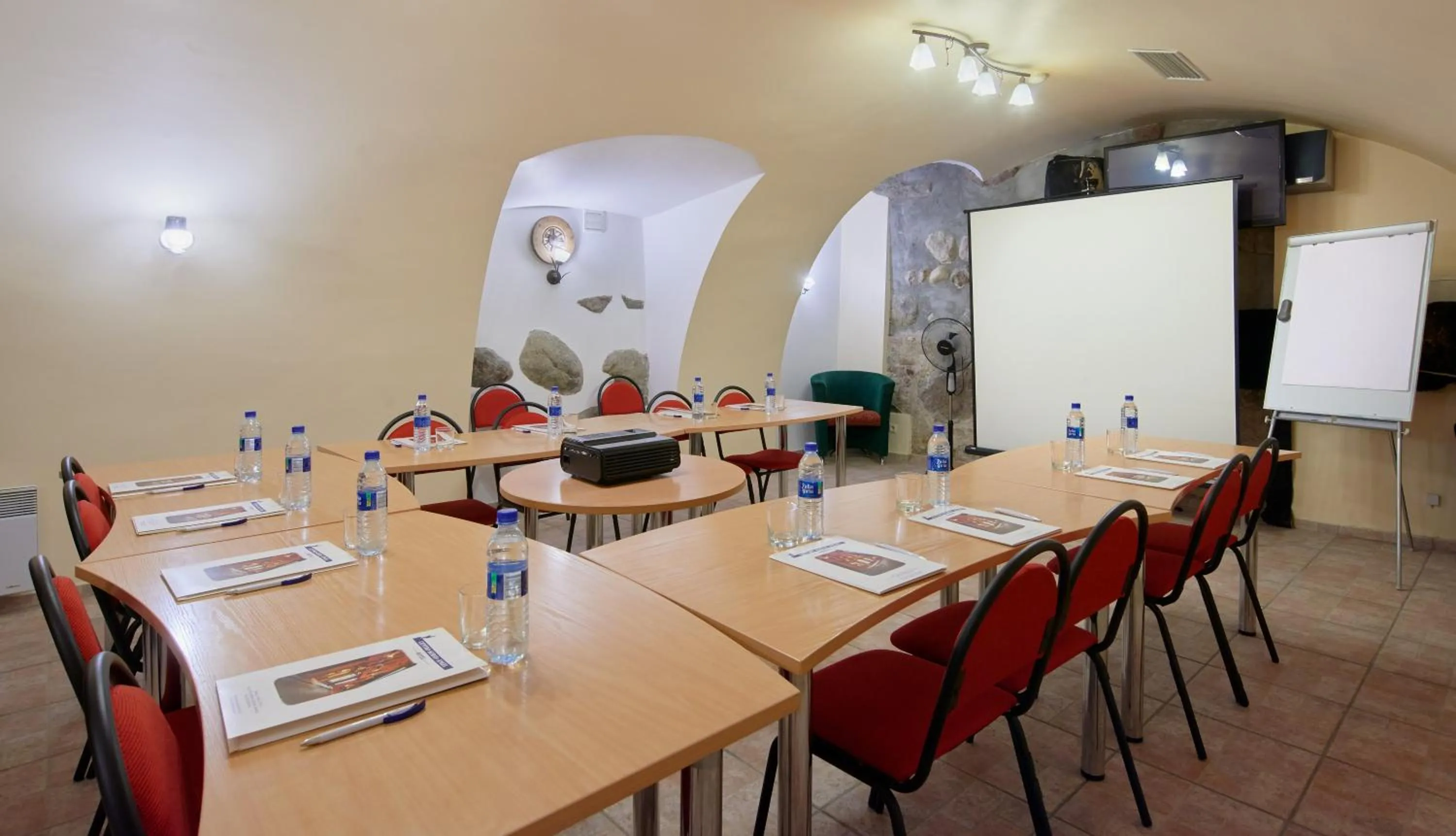 Business facilities in Angel Town Hall Apartments