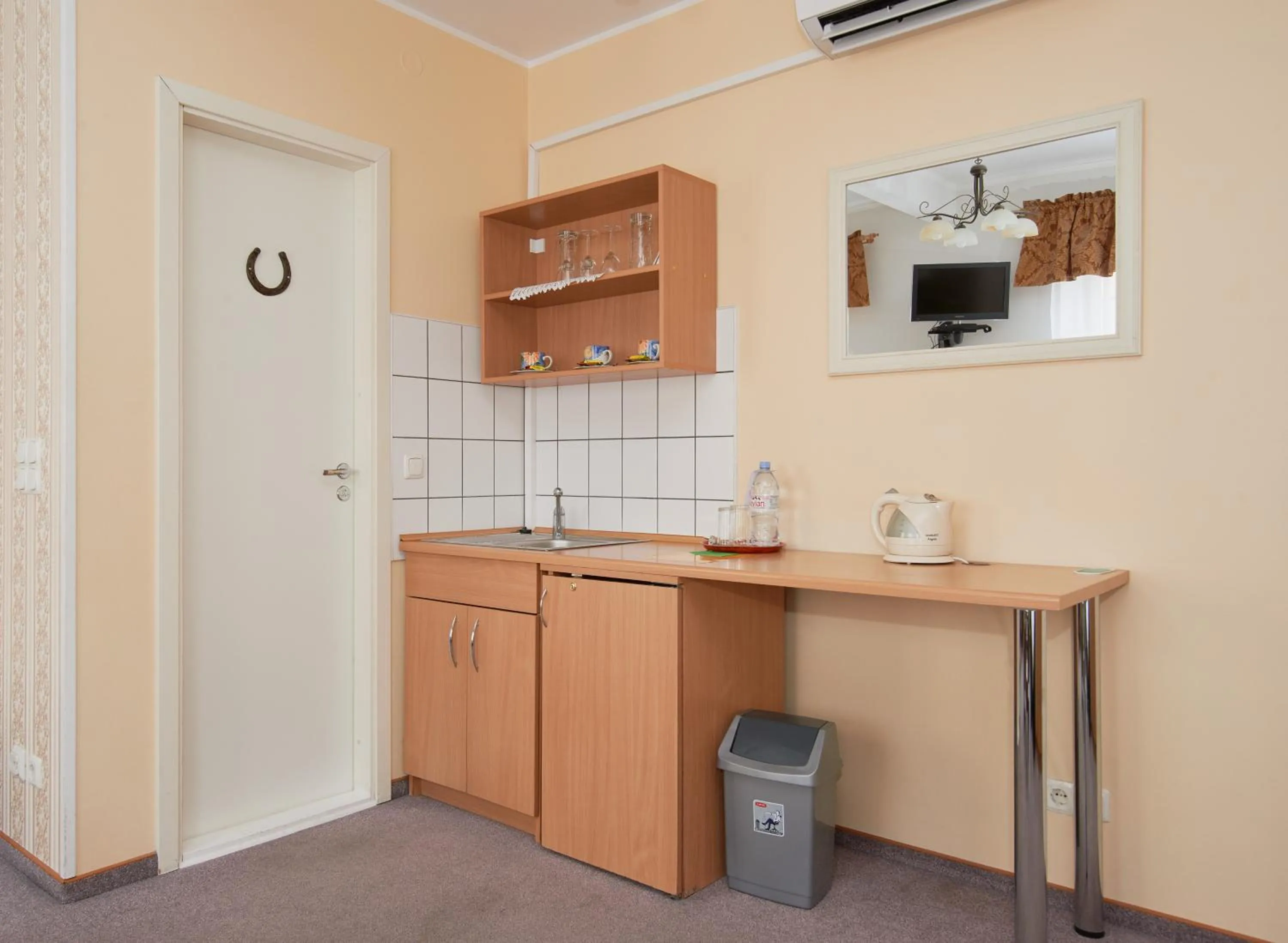 Coffee/tea facilities in Angel Town Hall Apartments