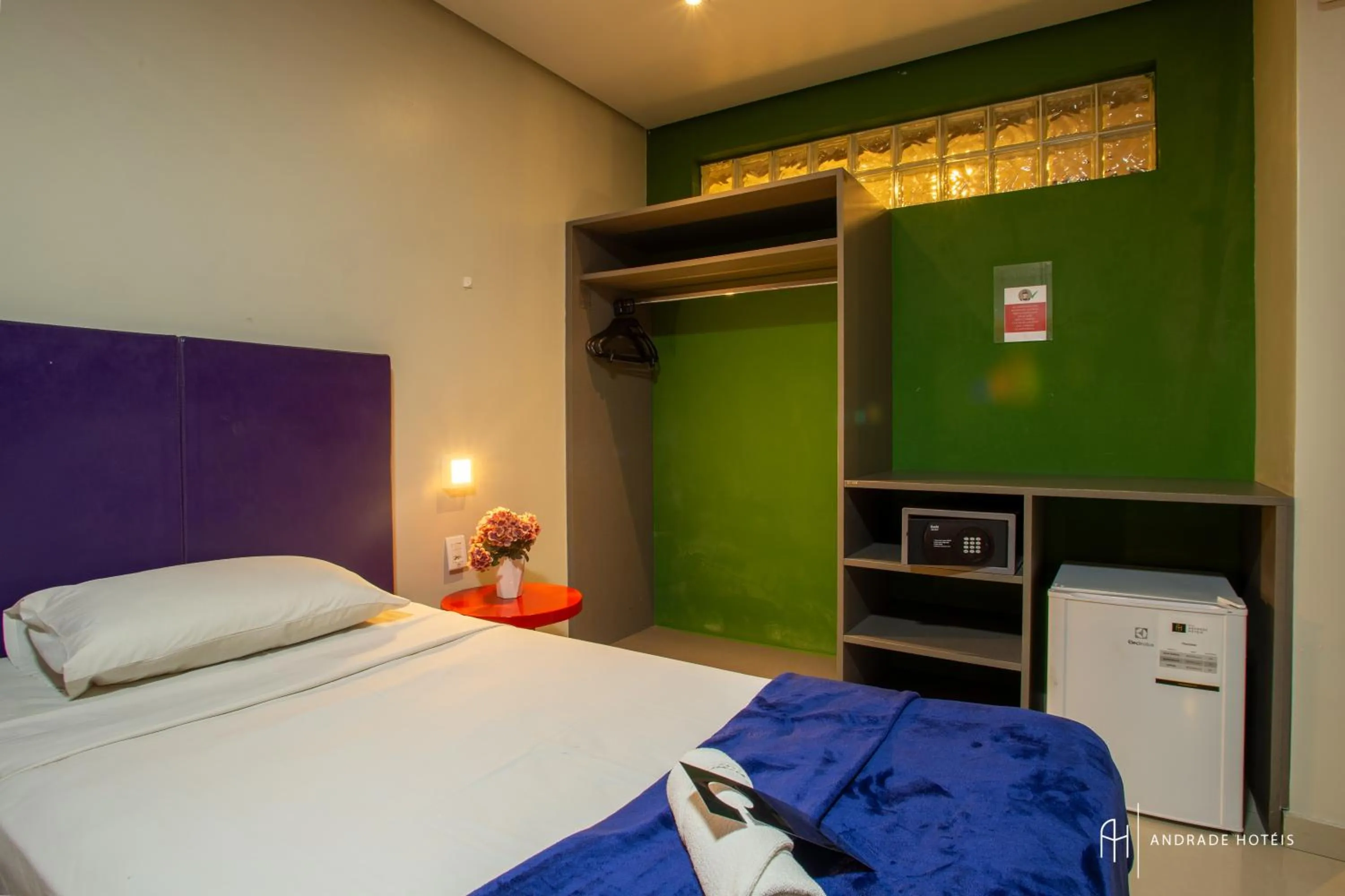 TV and multimedia, Bed in Rede Andrade Docas