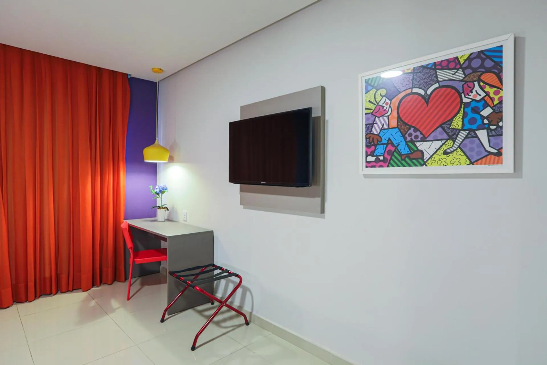 Communal lounge/ TV room in Rede Andrade Docas