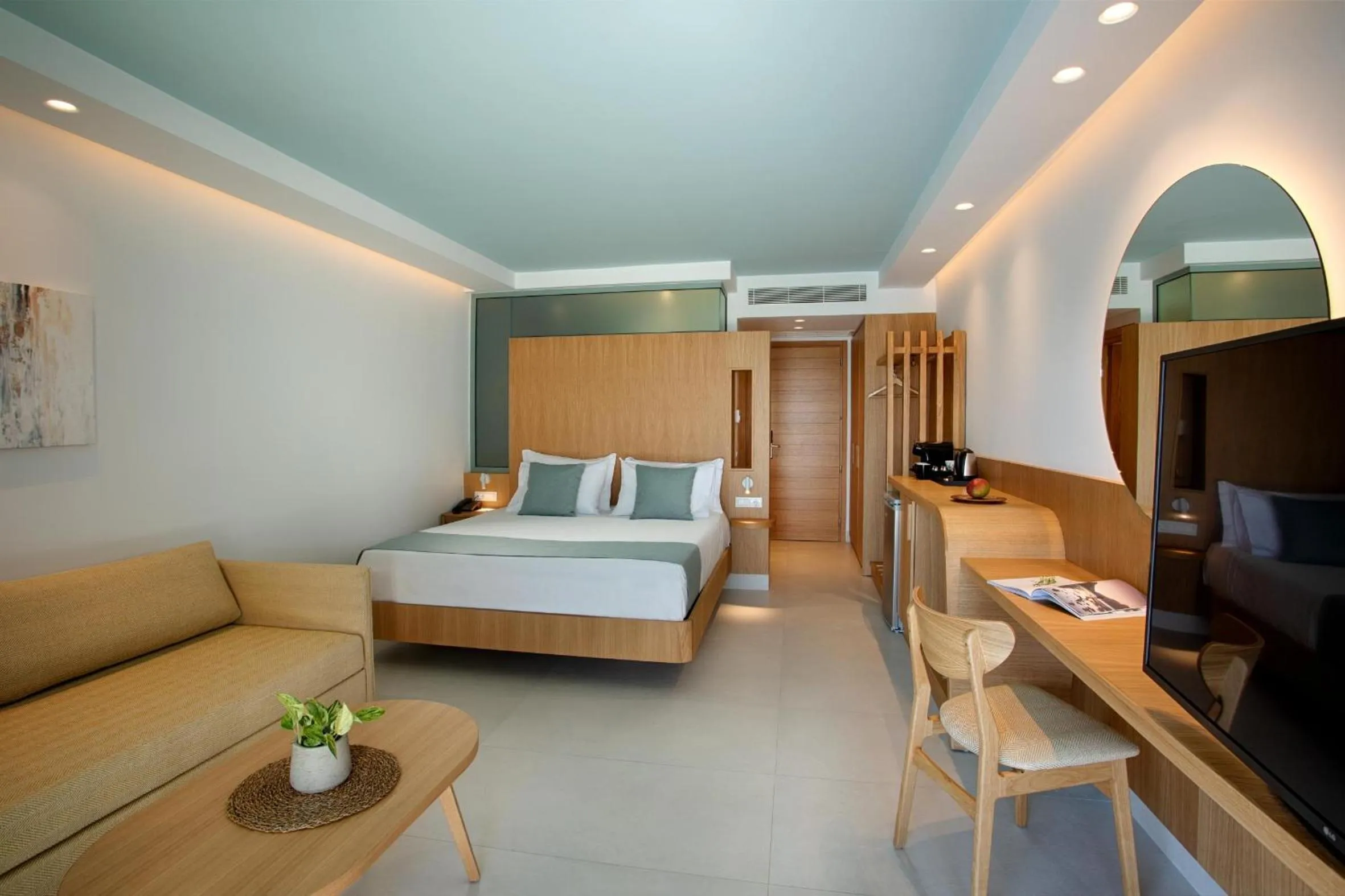 Photo of the whole room, Bed in Arina Beach Resort