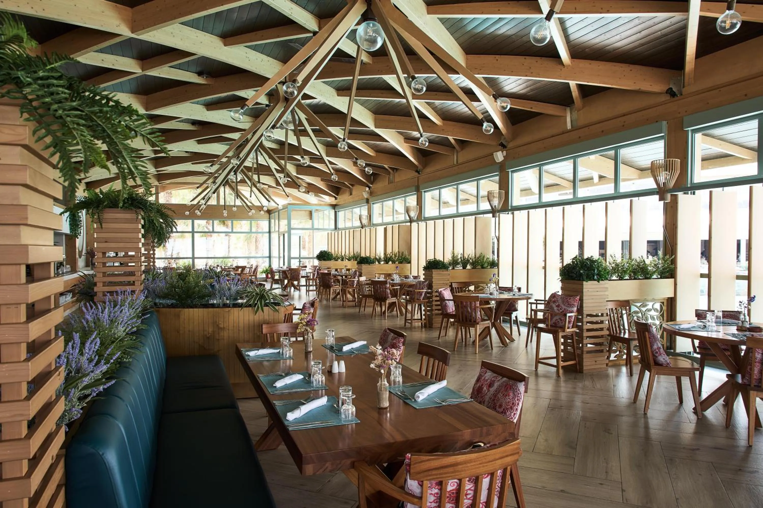 Restaurant/places to eat in Arina Beach Resort