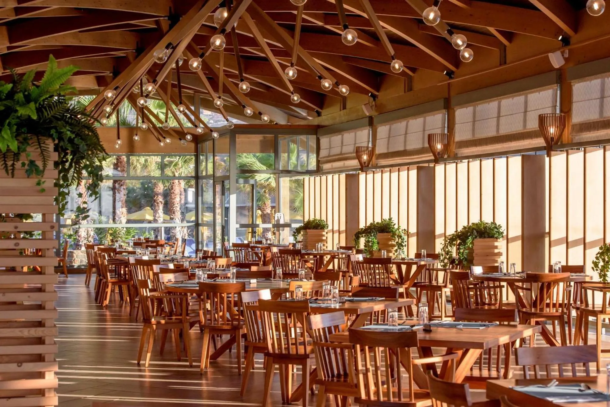 Restaurant/places to eat in Arina Beach Resort