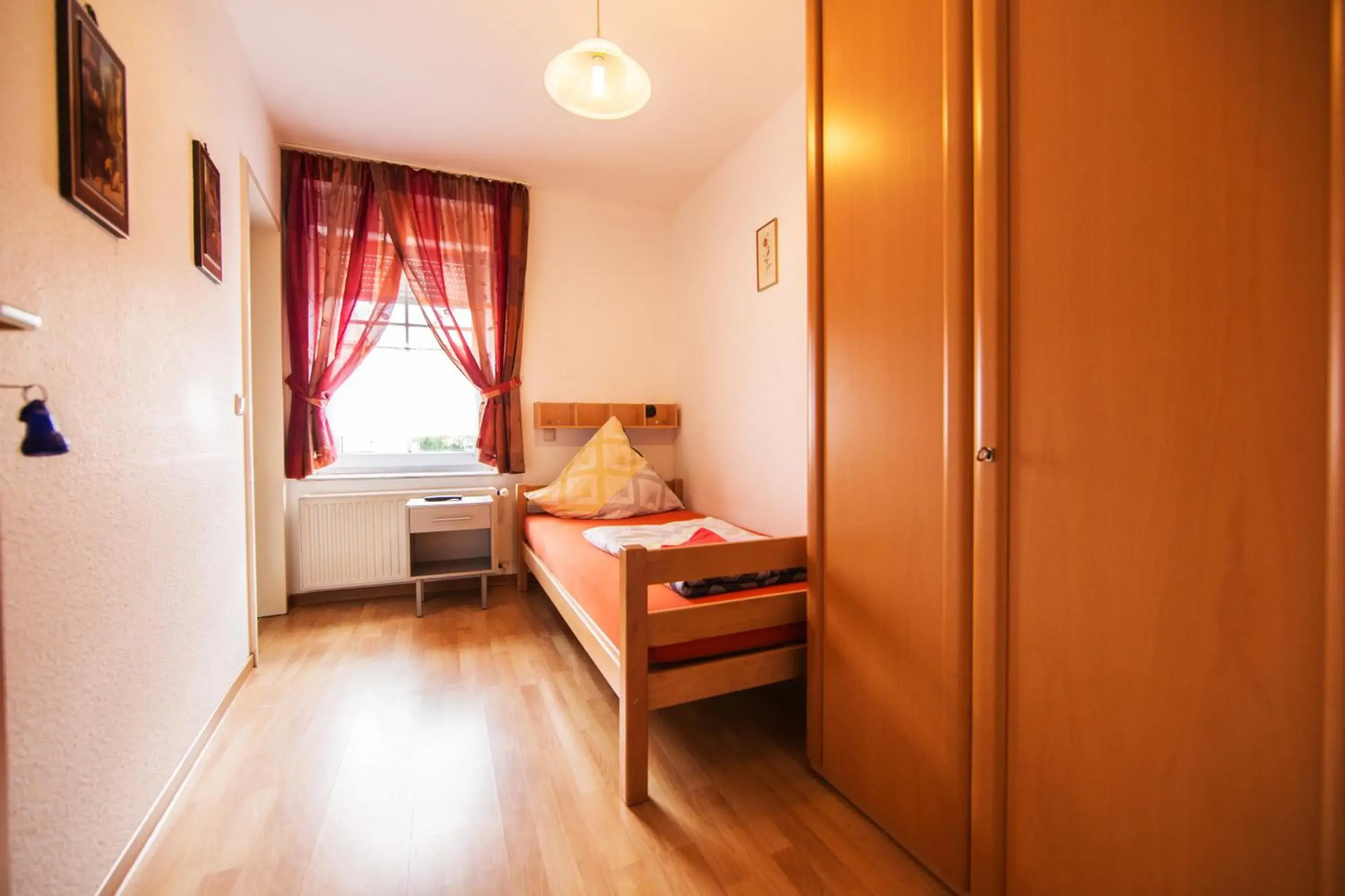 Single Room with Private Bathroom in Hotel Burghof Single Room with Private Bathroom in Hotel Burghof