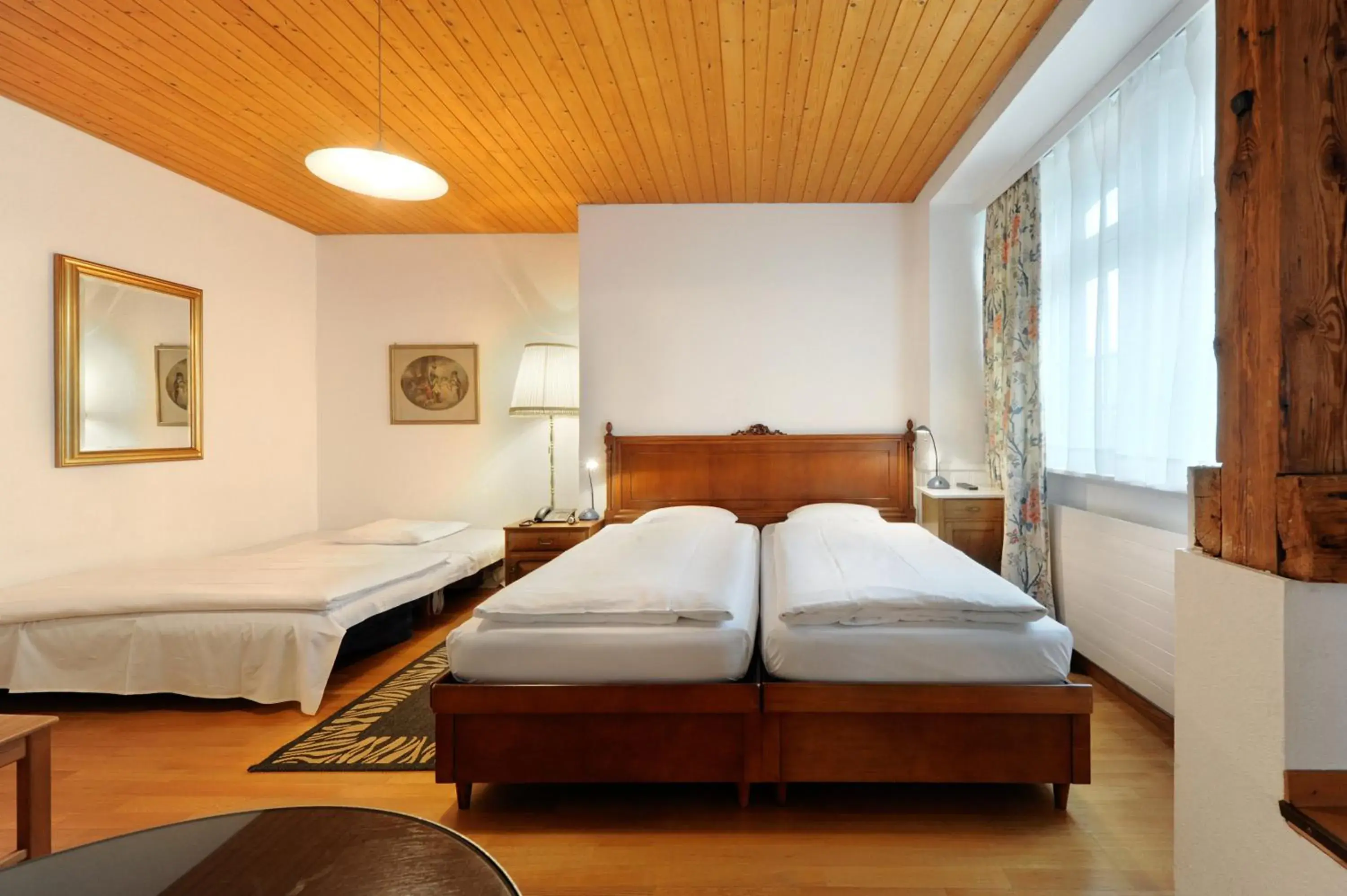 Triple Room in Hotel National Bern Triple Room in Hotel National Bern