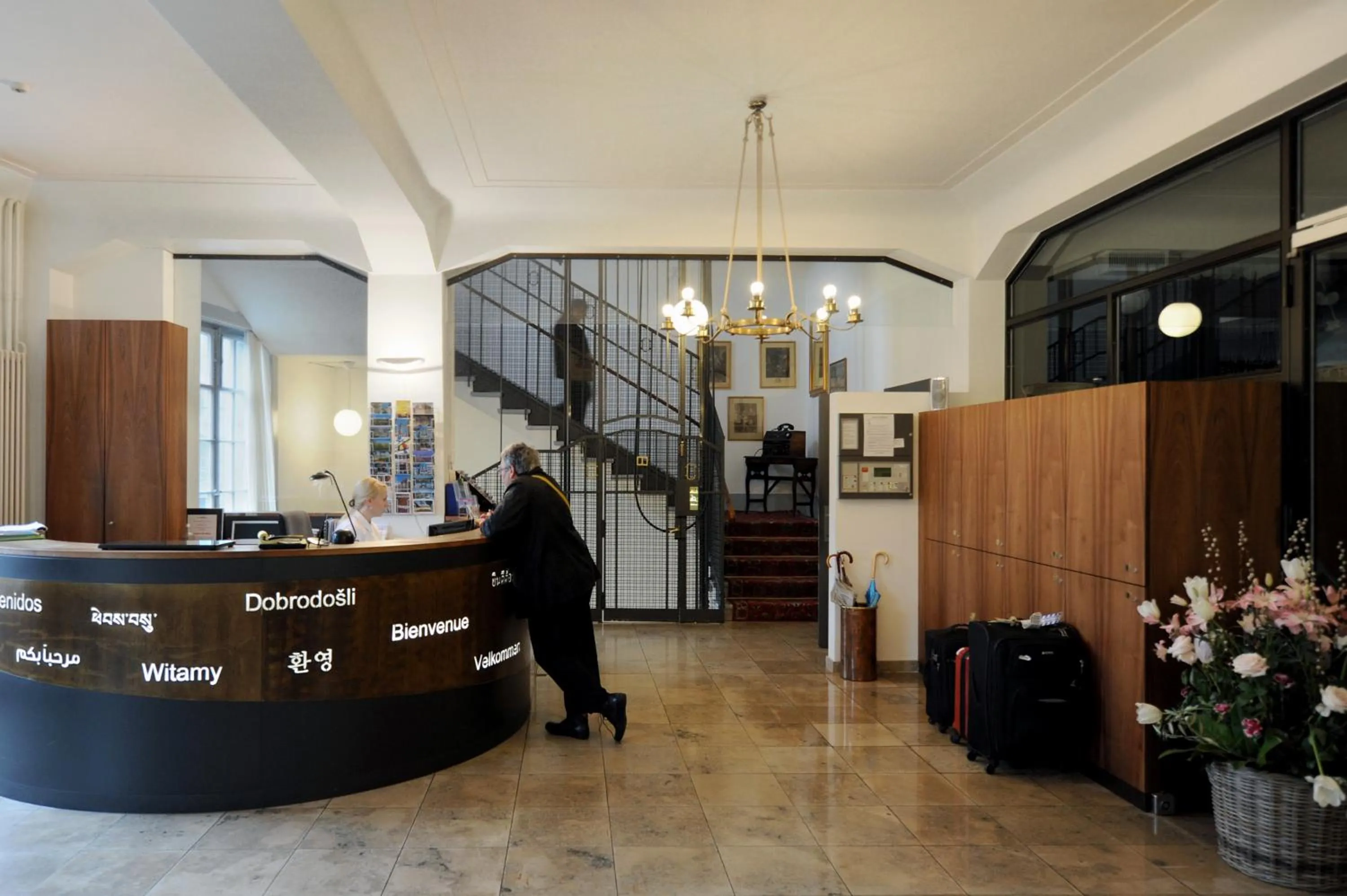 Lobby or reception in Hotel National Bern