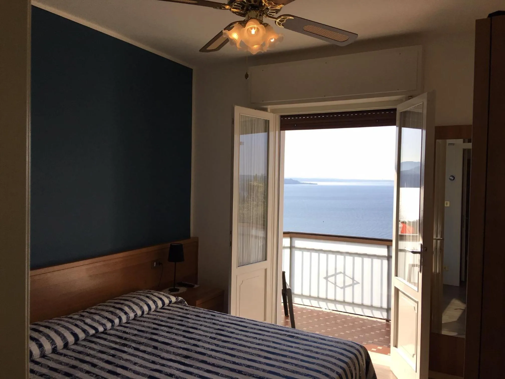 Bed in Belvedere Hotel & Villa