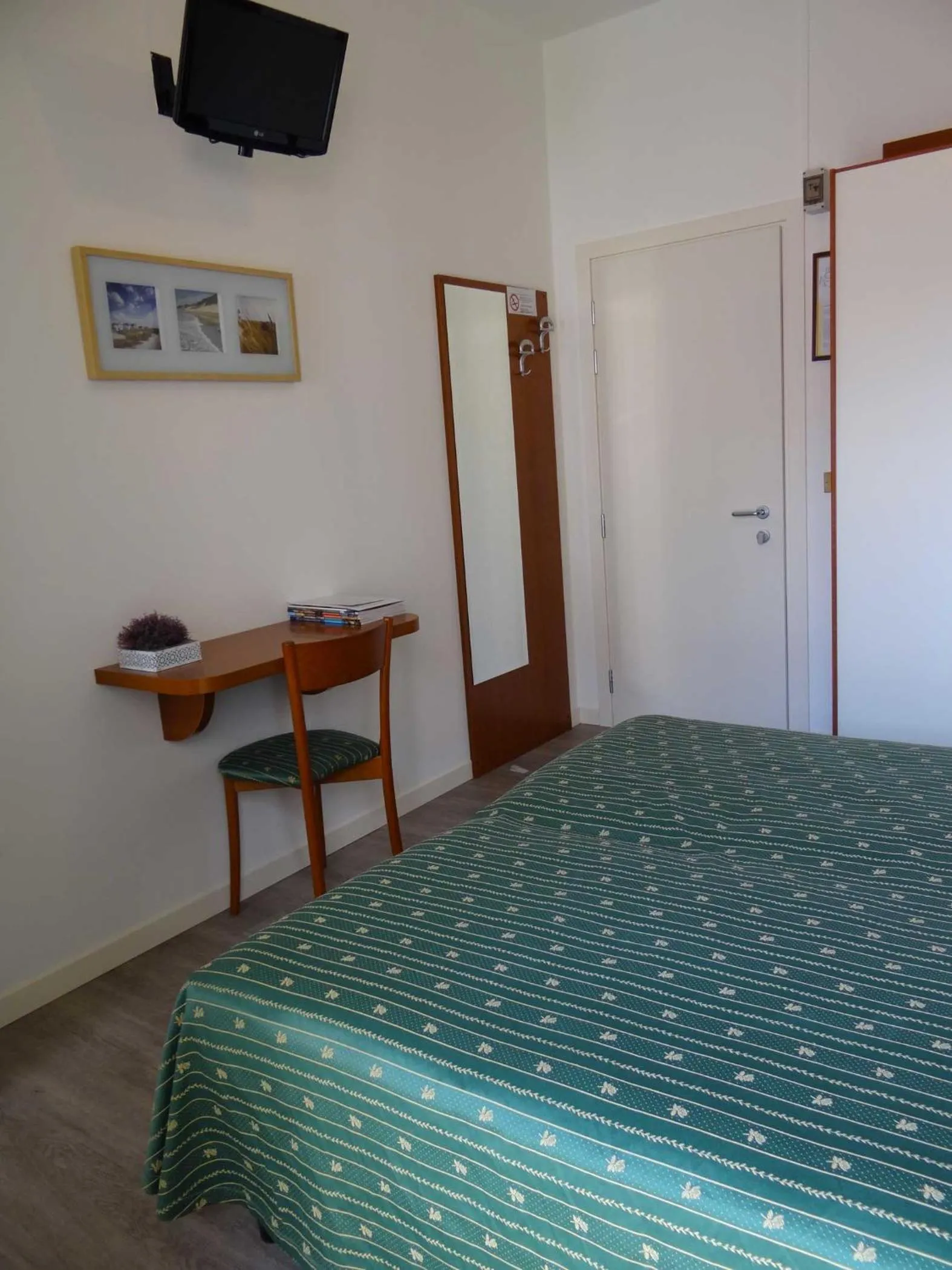 Photo of the whole room in Belvedere Hotel & Villa