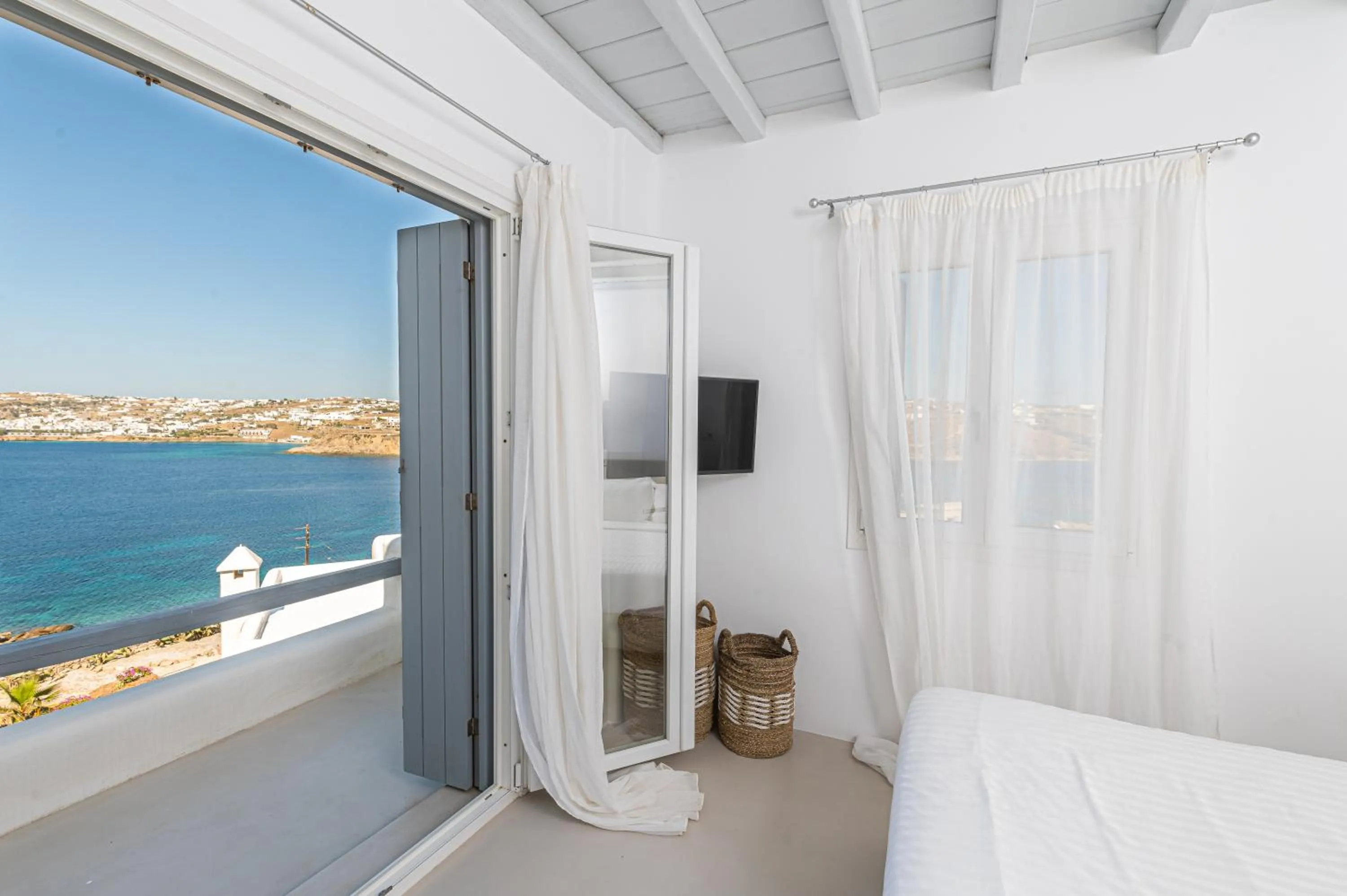 Bed in Carpe Diem Villas Mykonos ,Heated Pool!