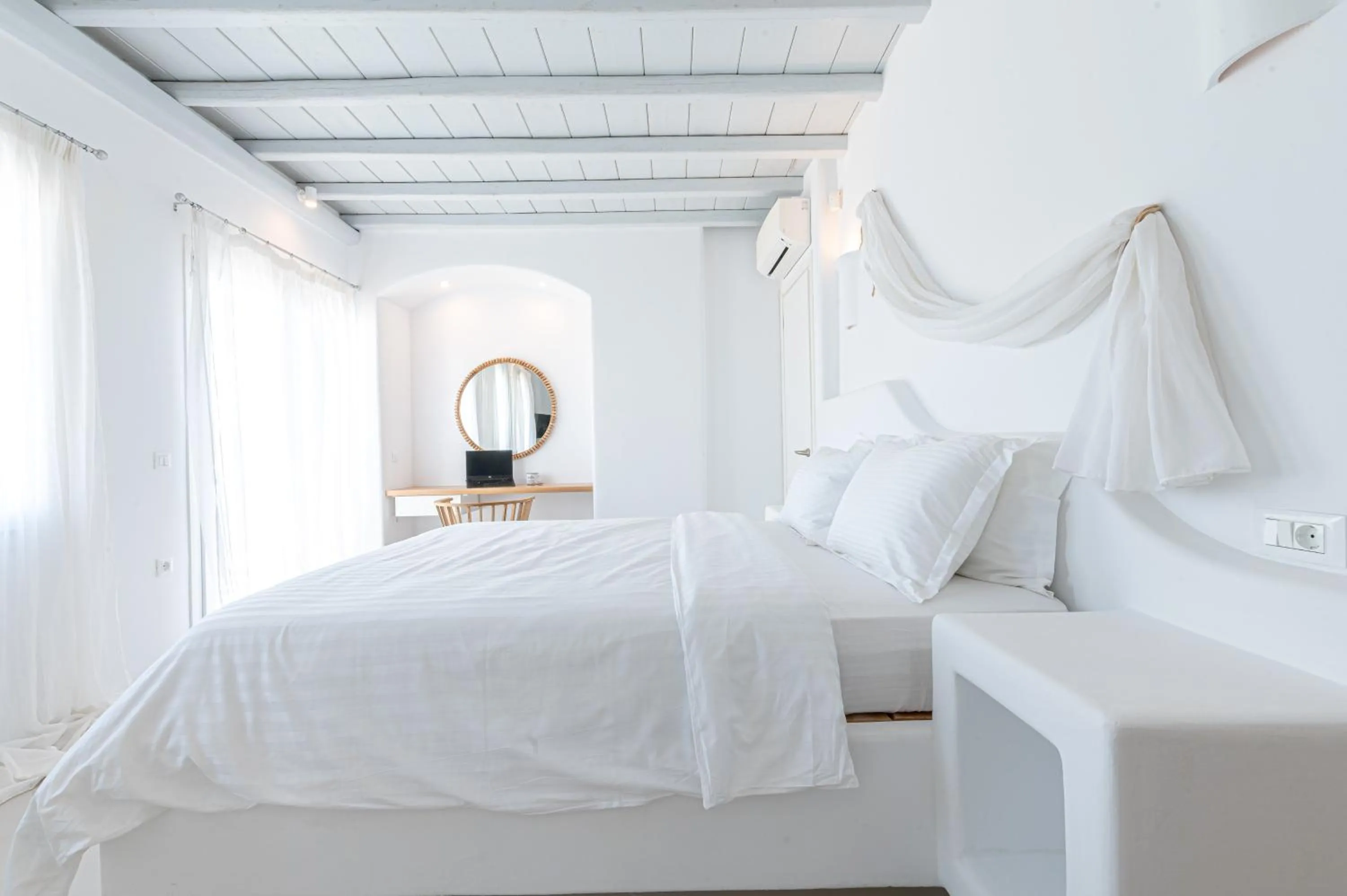 Bed in Carpe Diem Villas Mykonos ,Heated Pool!