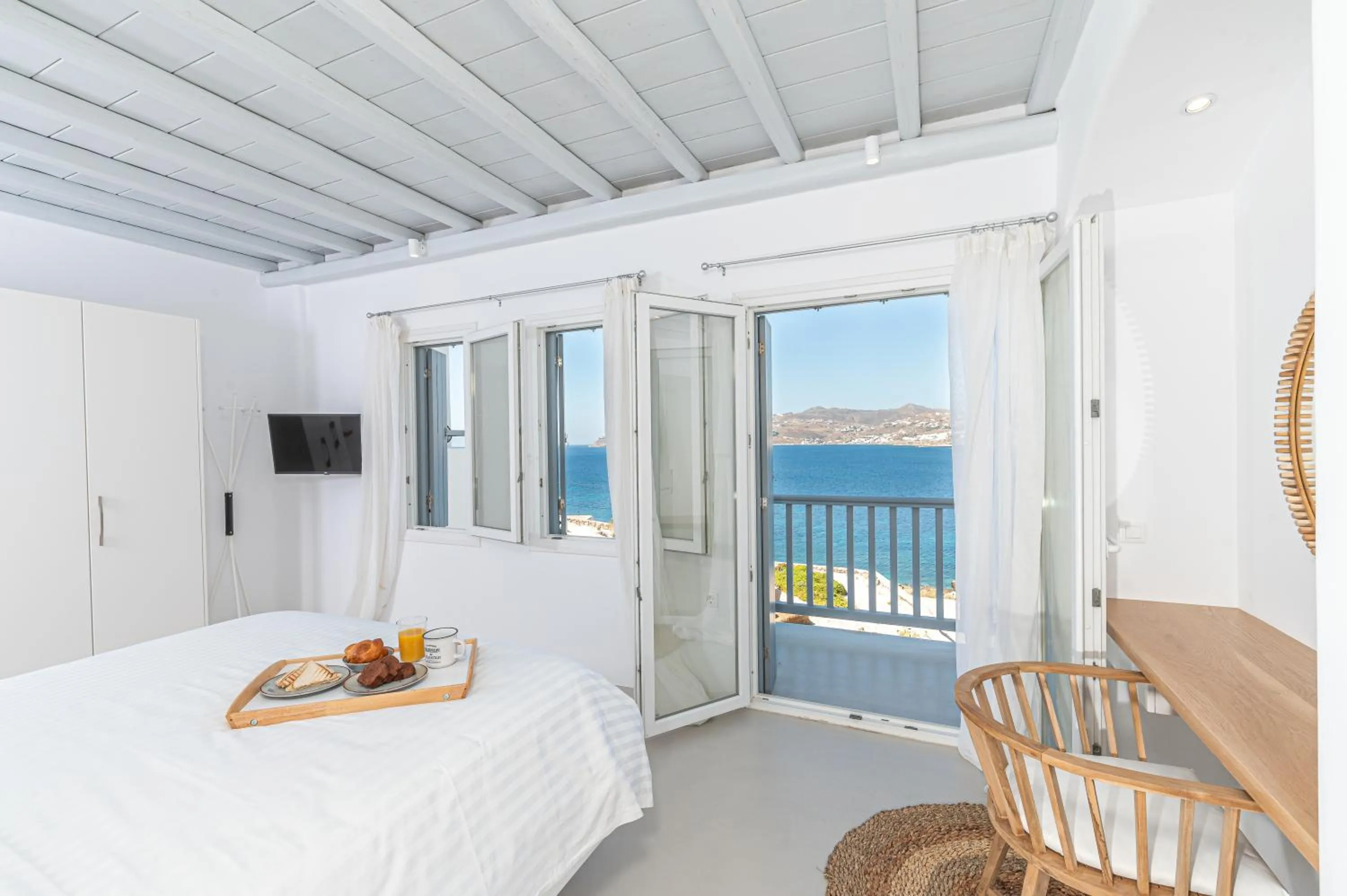 Bed in Carpe Diem Villas Mykonos ,Heated Pool!