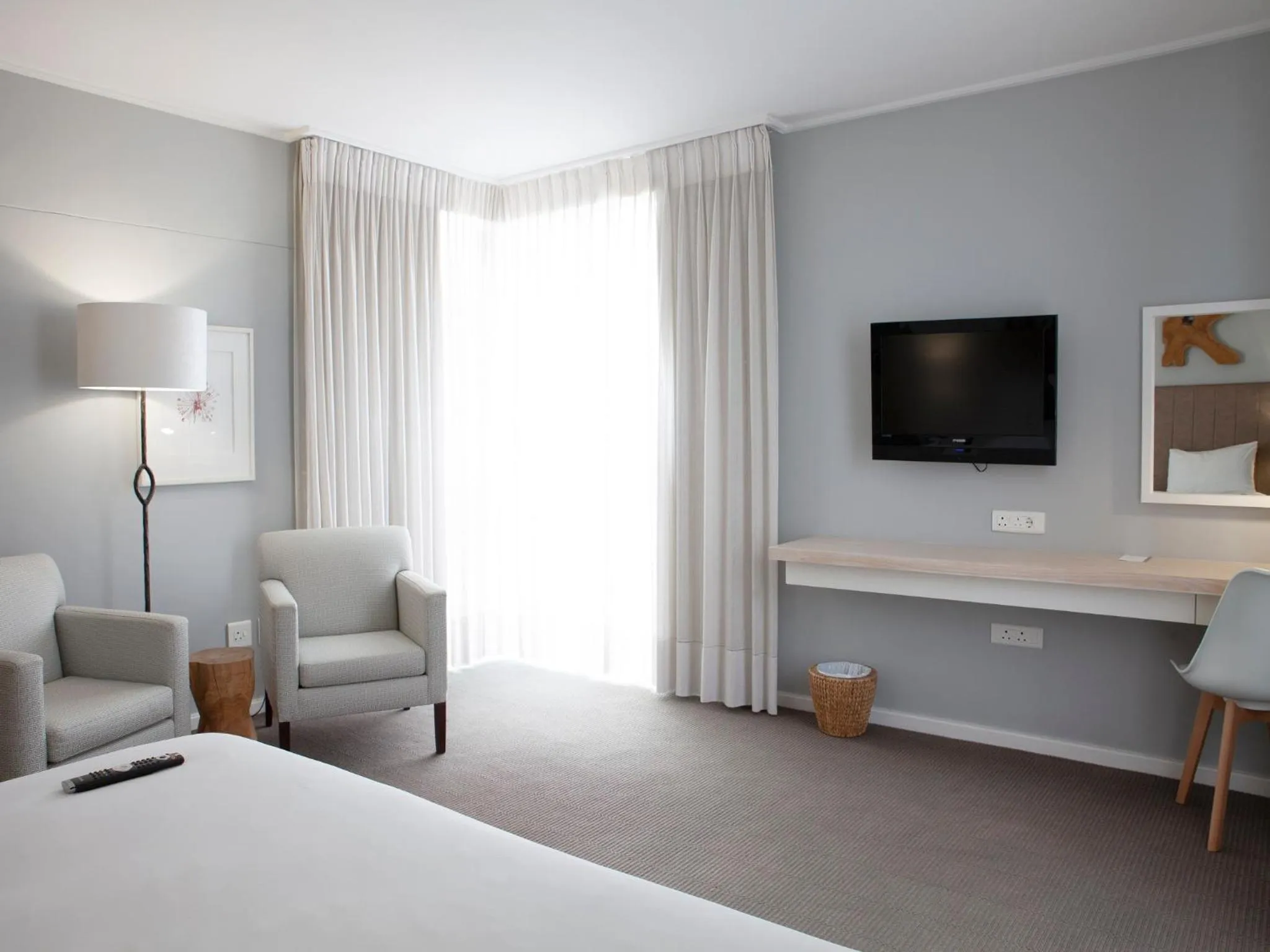 TV and multimedia, Bed in Atlantic Beach Hotel