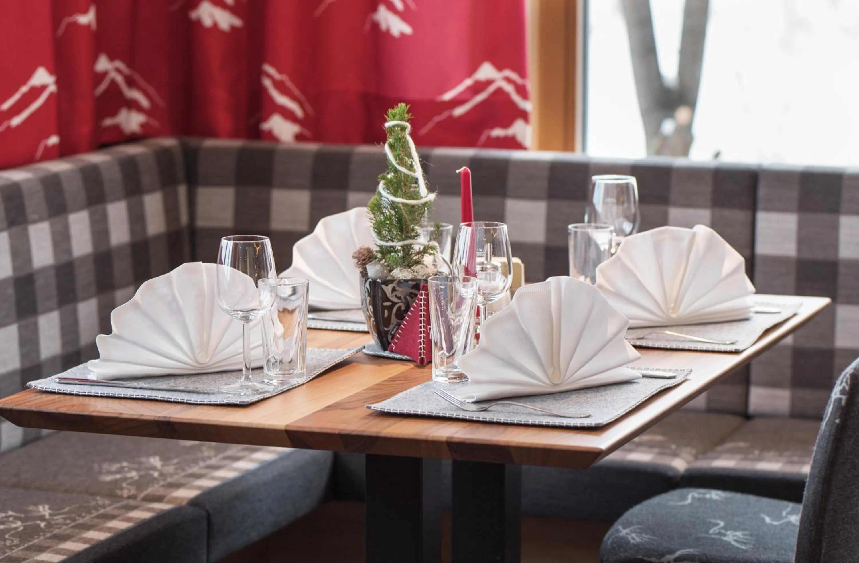 Restaurant/places to eat in Hotel Waldcafe