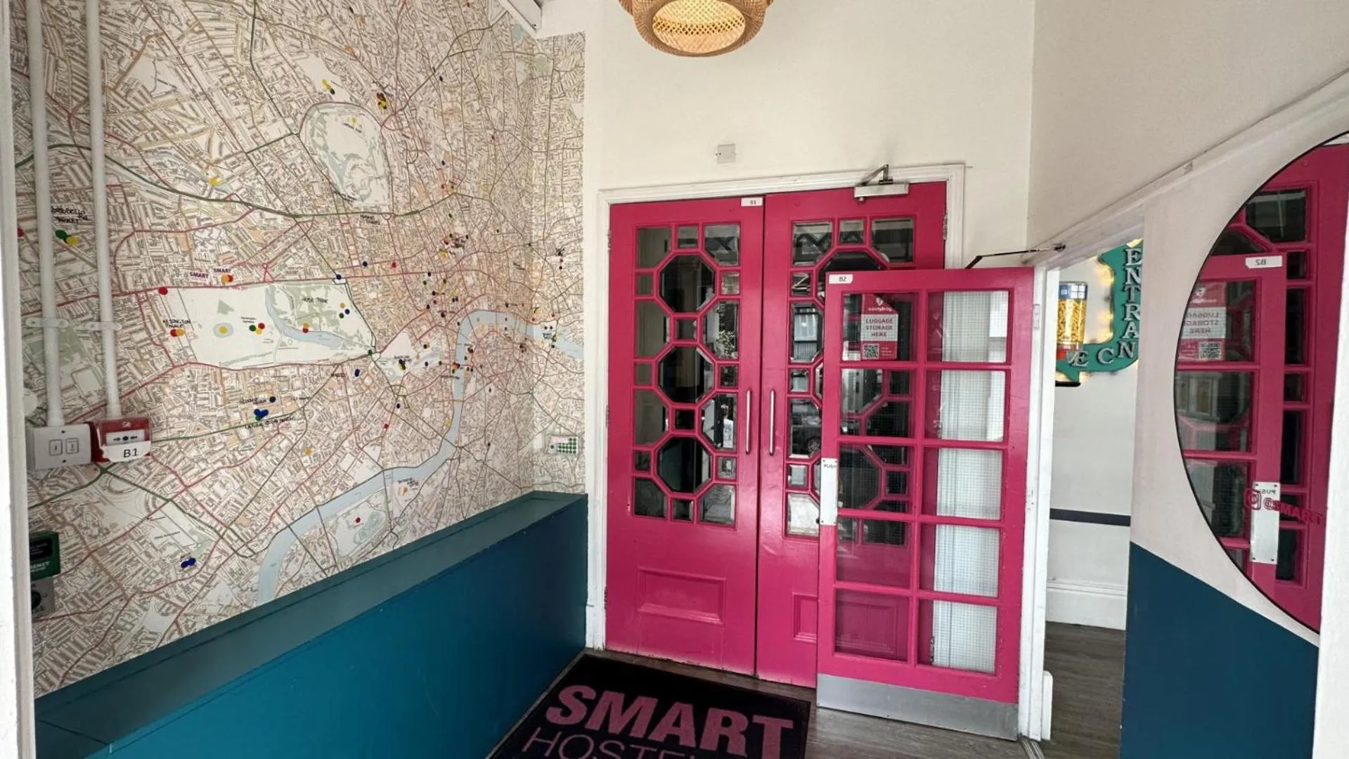 Facade/entrance in Smart Russell Square