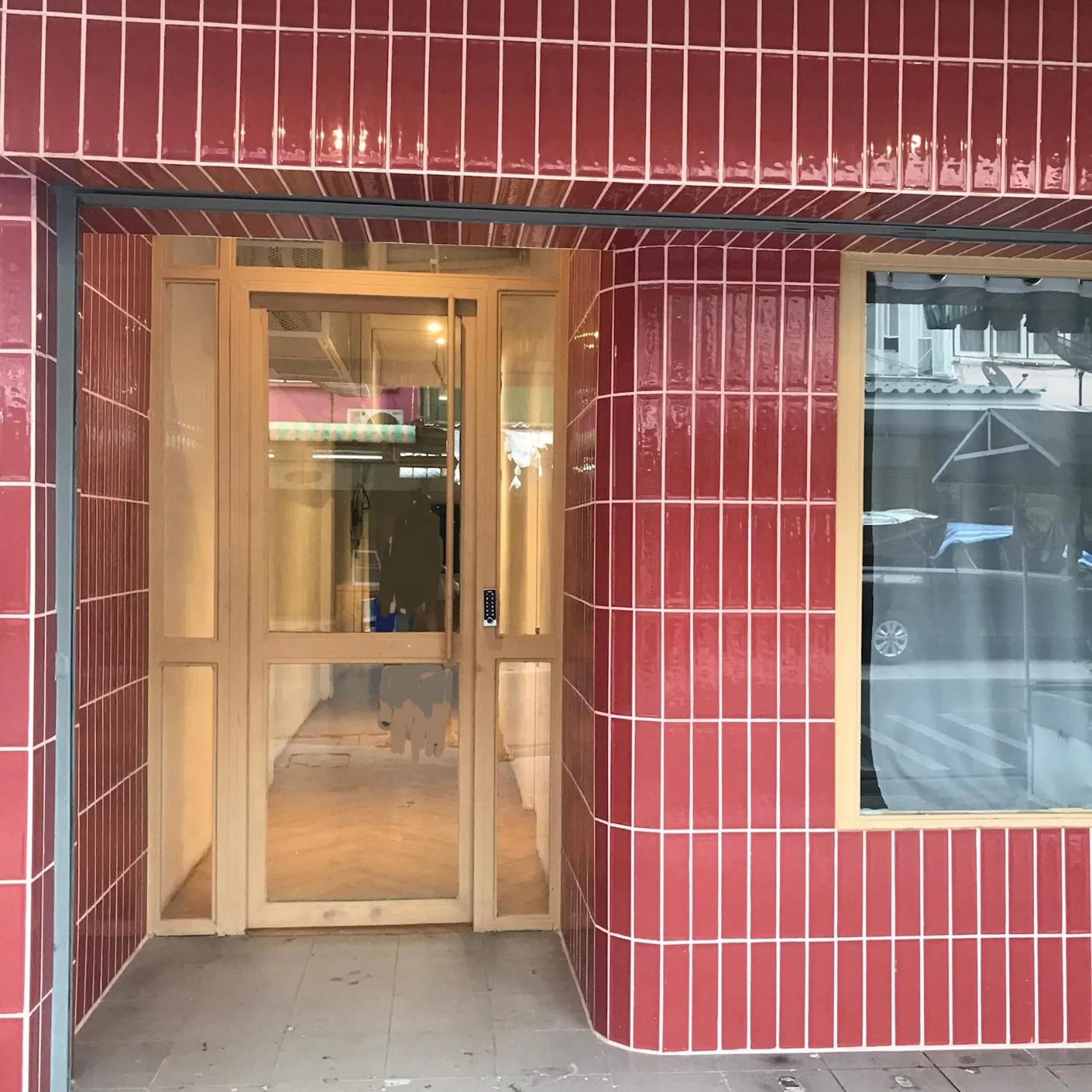 Property building in Beige Poshtels + Netflix