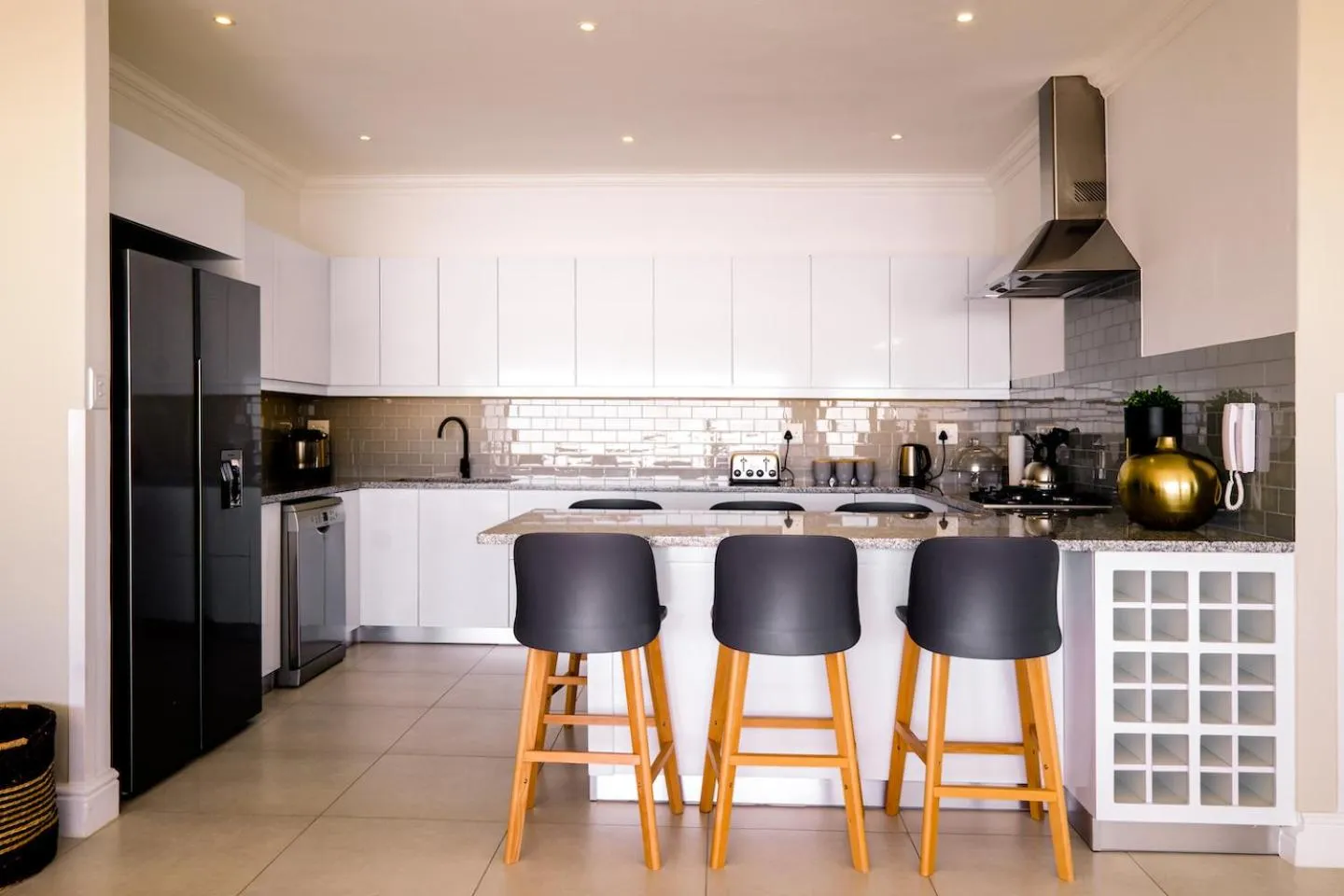Kitchen or kitchenette in 3 On Camps Bay